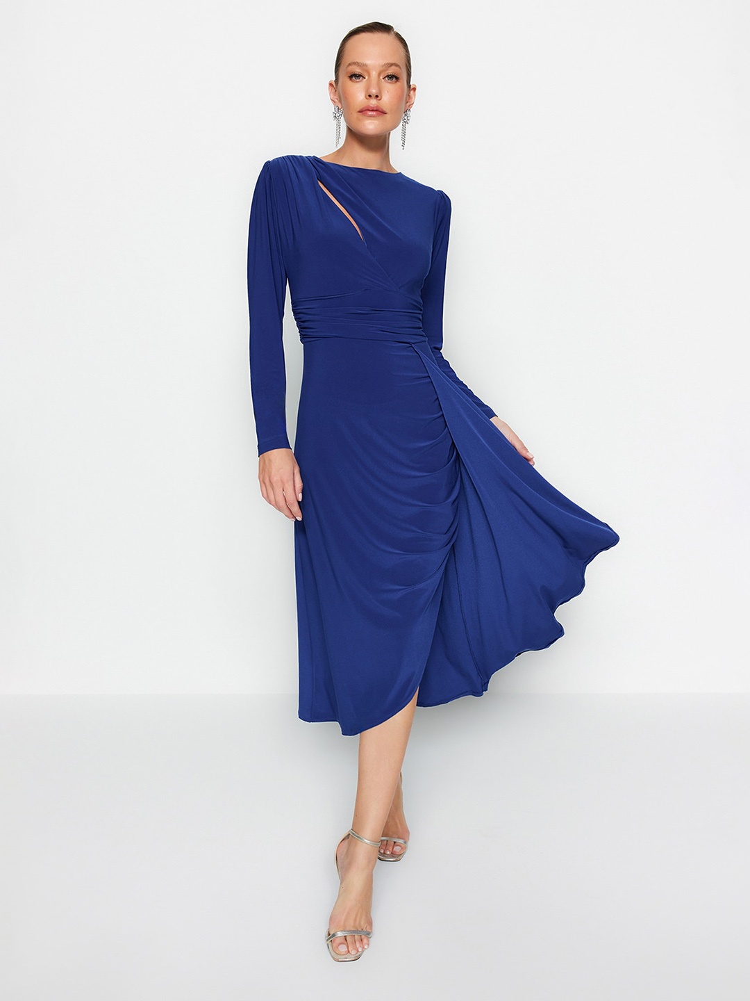 

Trendyol Round Neck Long Sleeves Fit & Flare Midi Dress, Blue