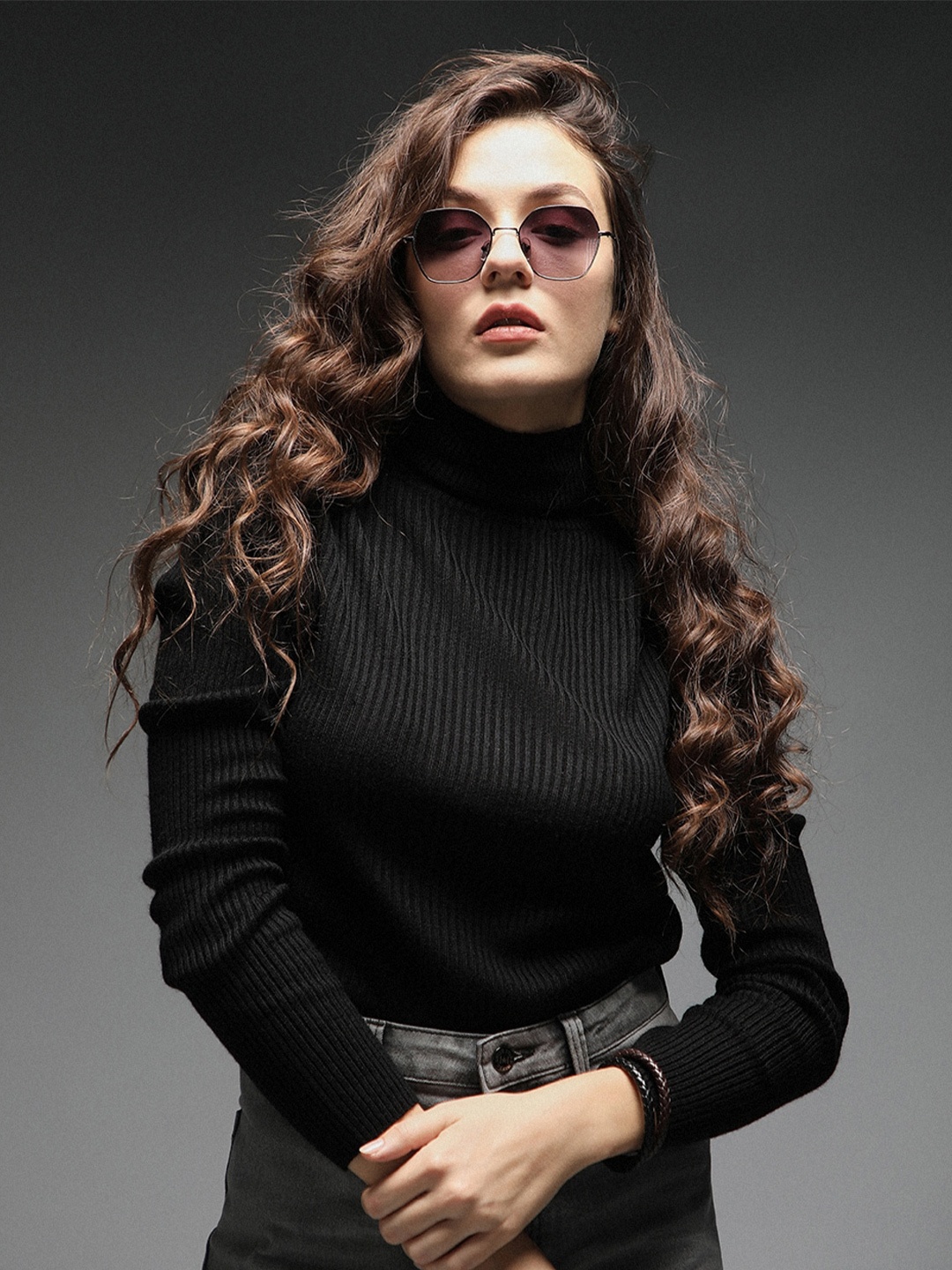 

High Star Ribbed Turtle Neck Long Sleeves Pullover Sweater, Black
