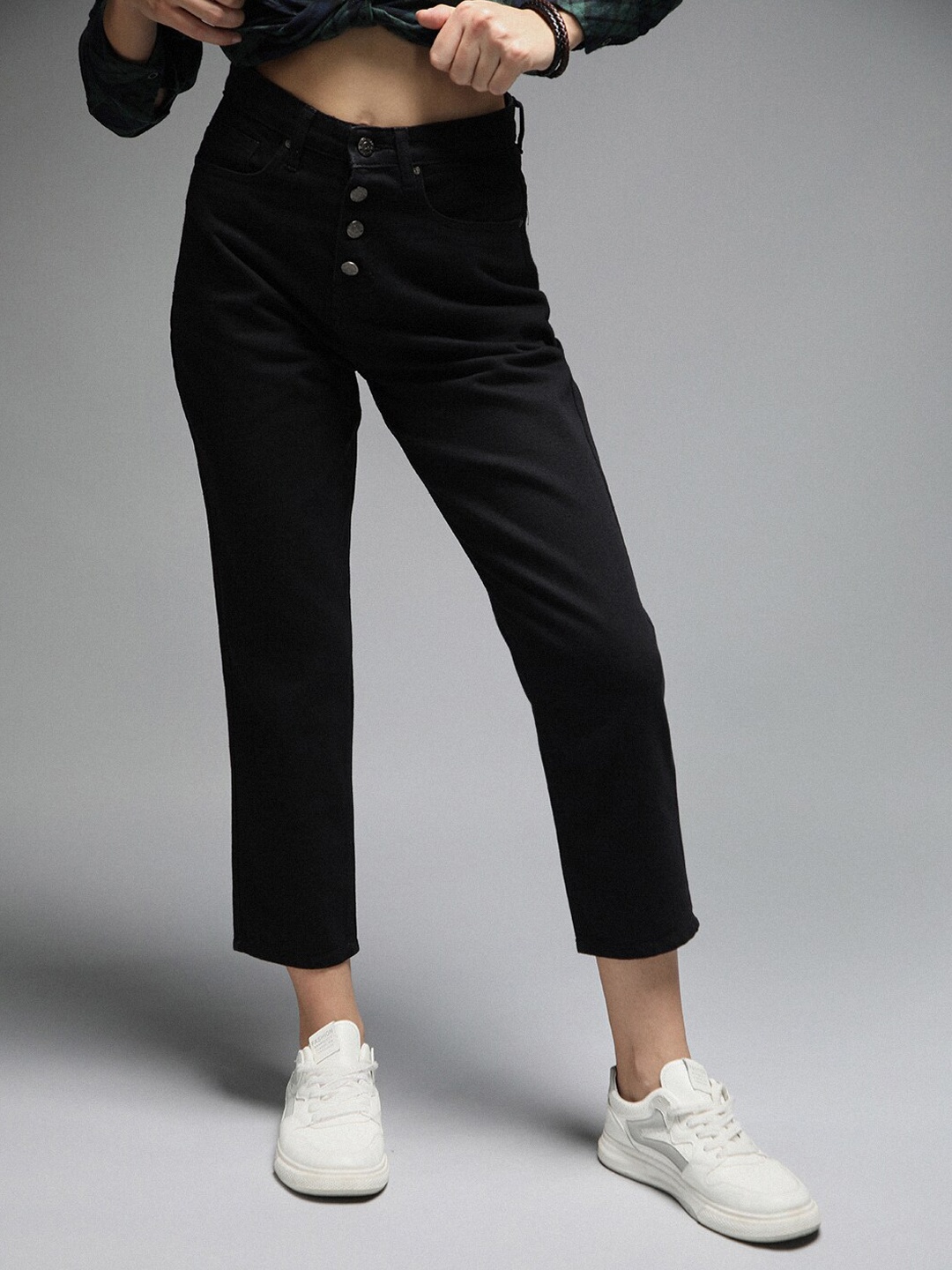 

High Star Women Mom Fit High-Rise Clean Look Cotton Cropped Jeans, Black