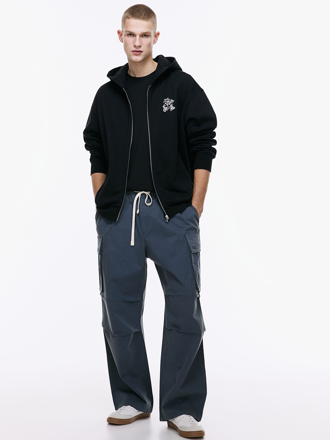 

H&M Men Loose Fit Cargo Trousers, Blue