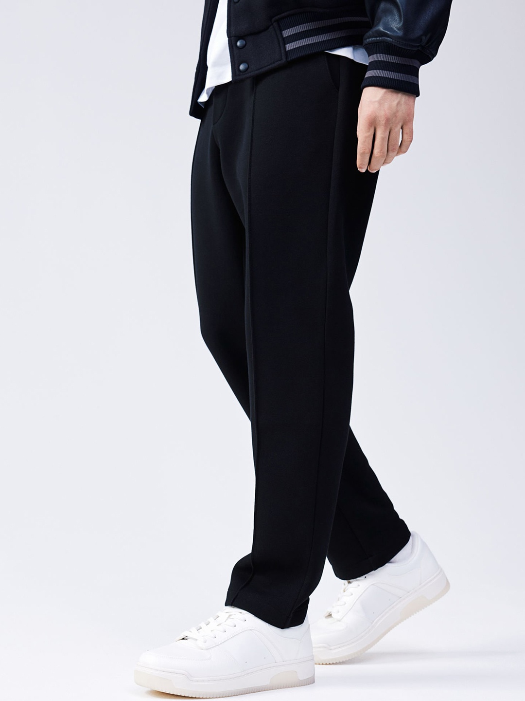 

H&M Men Slim-Fit Tailored Joggers, Black