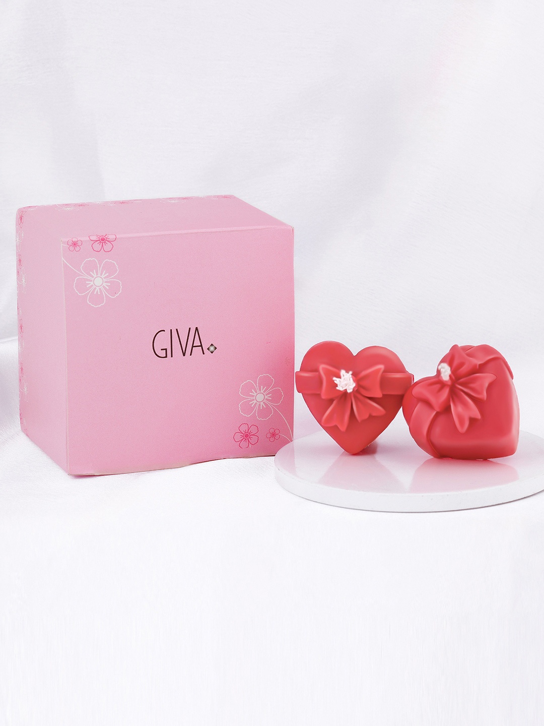 

GIVA Red Heart Valentine Candles