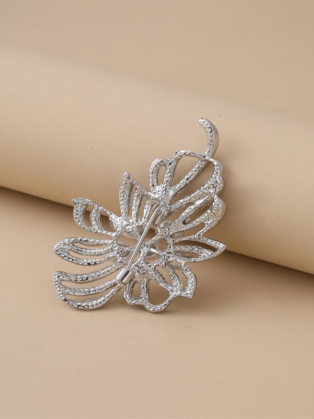 

SYGA Alloy Crystal Rhinestone Brooch, Silver