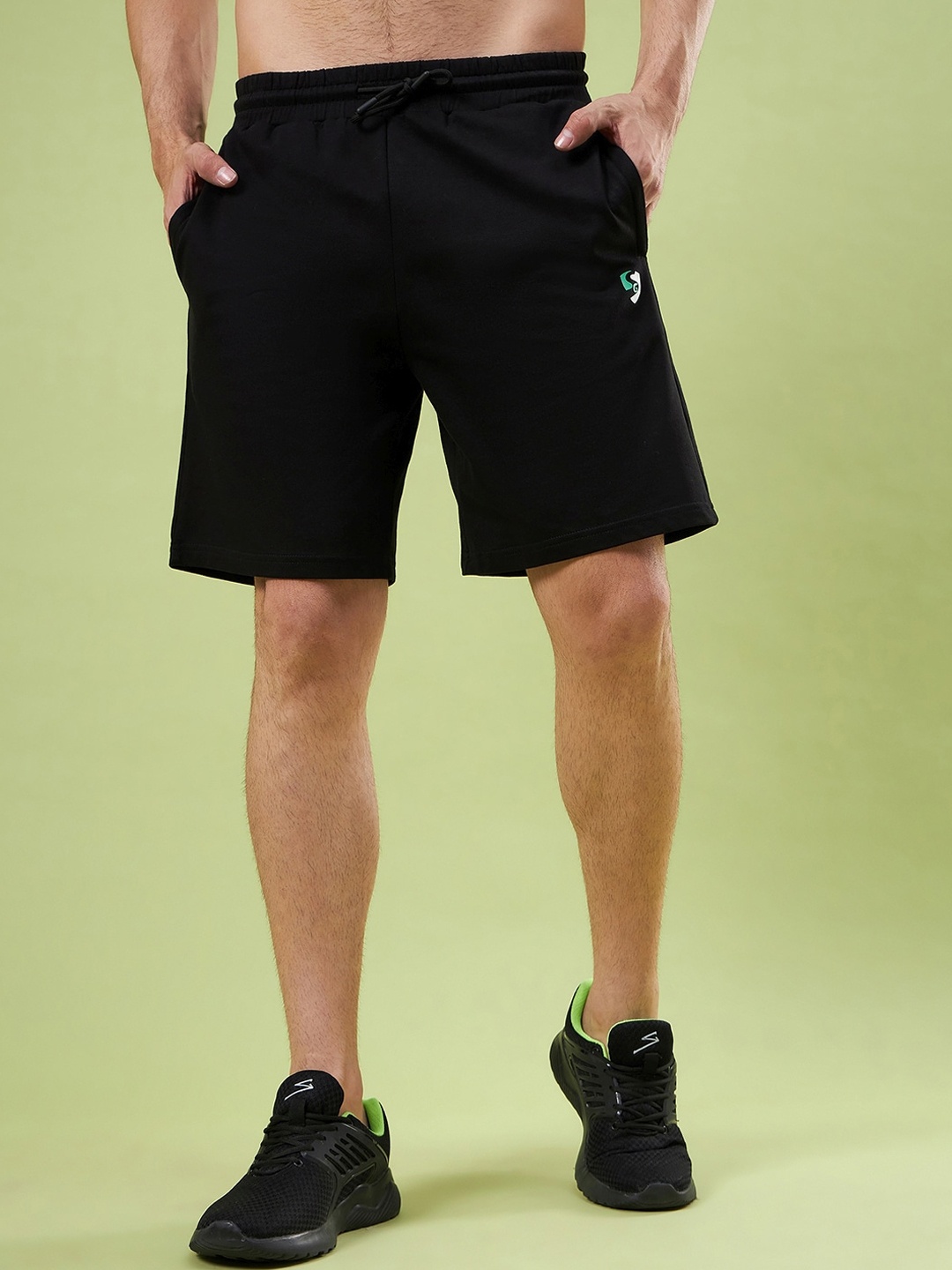 

UNPAR Men Mid Rise Regular Fit Sports Shorts, Black