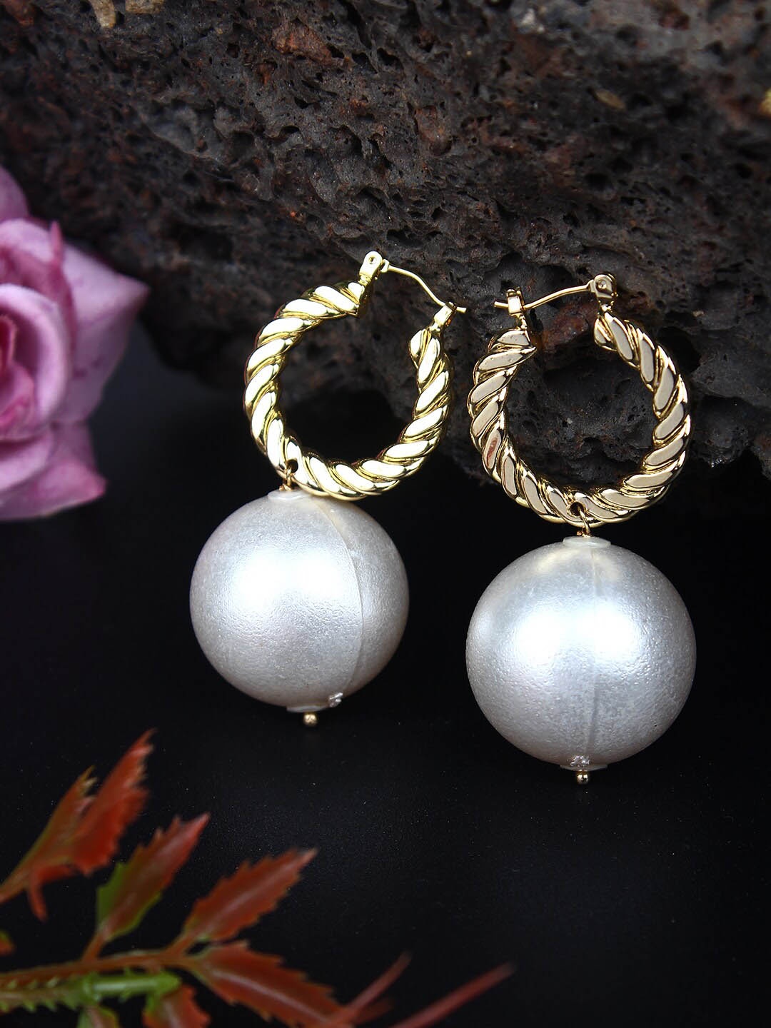 

DressBerry Gold-Plated Hoop Earrings