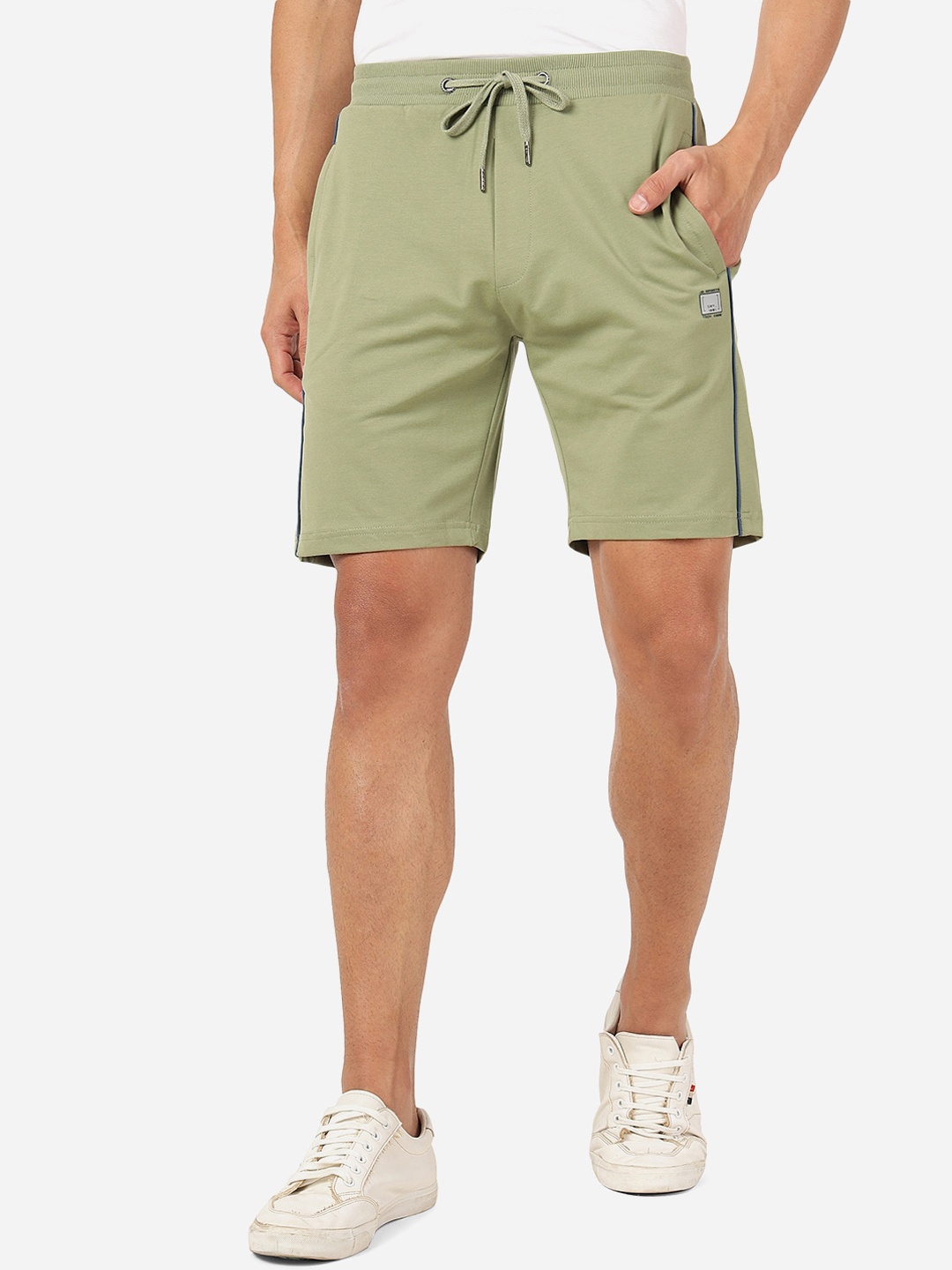 

JADE BLUE Men Slim Fit Cotton Shorts, Green