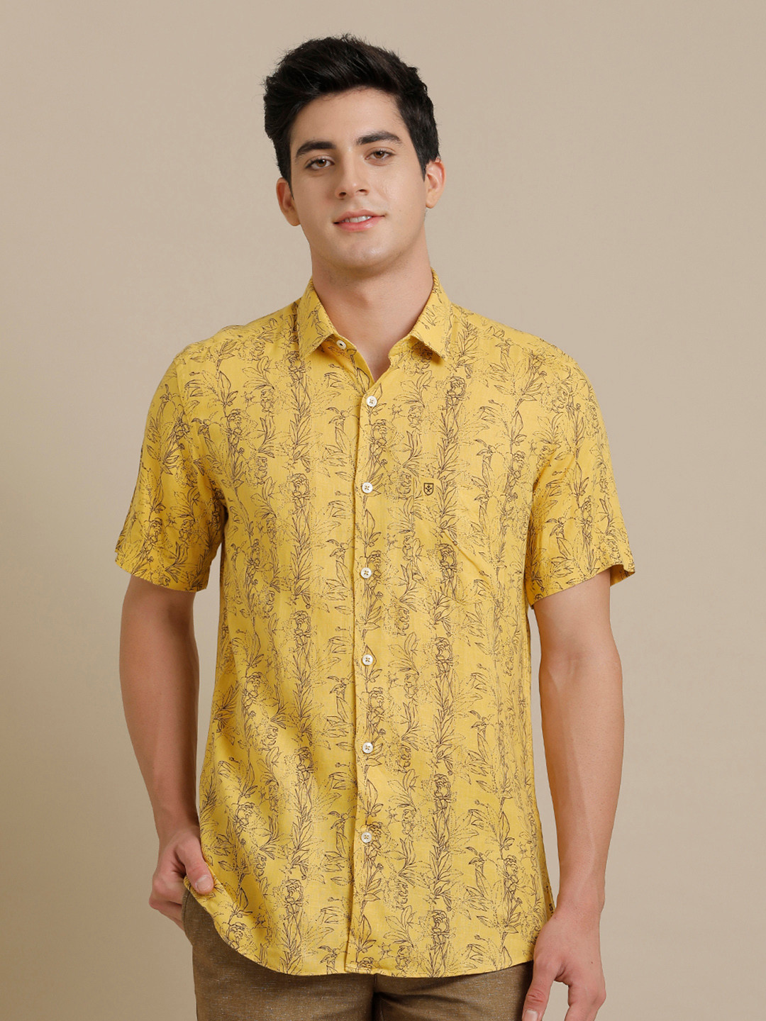 

Linen Club Men Contemporary Opaque Printed Casual Shirt, Yellow