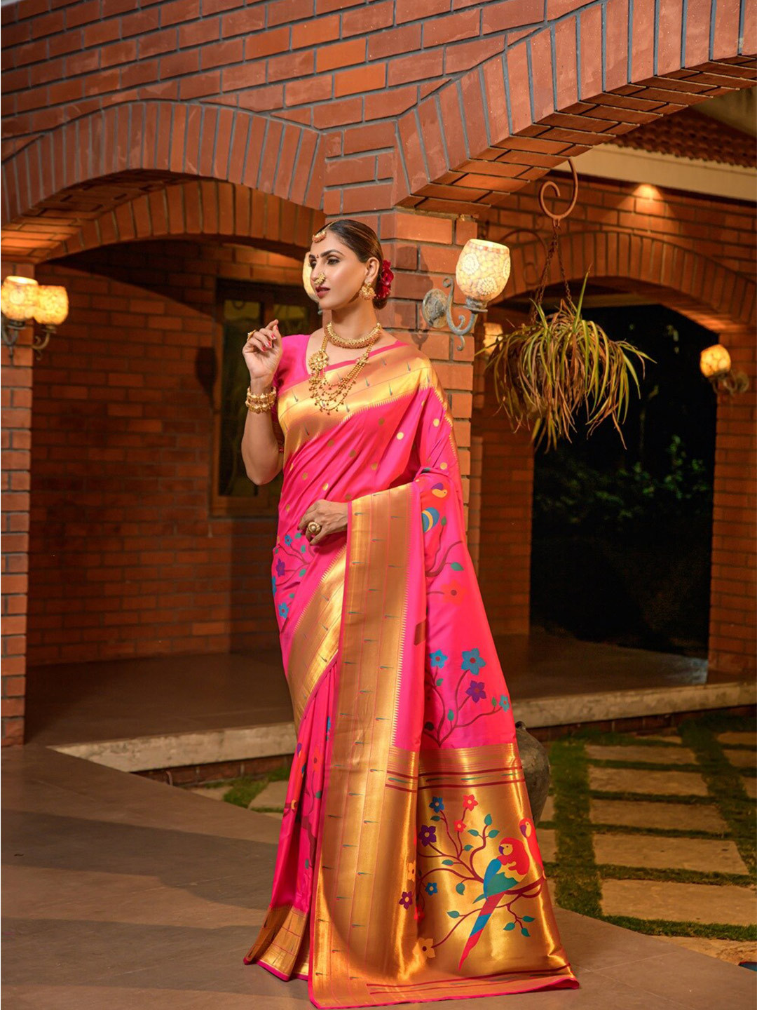 

CANIZZARO Ethnic Motifs Woven Design Zari Pure Silk Paithani Saree, Pink