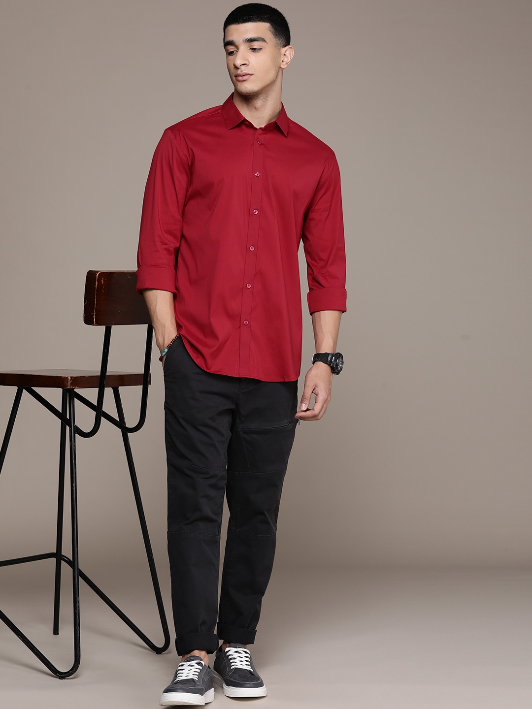 

FORCE IX Solid Slim Fit Casual Shirt, Red