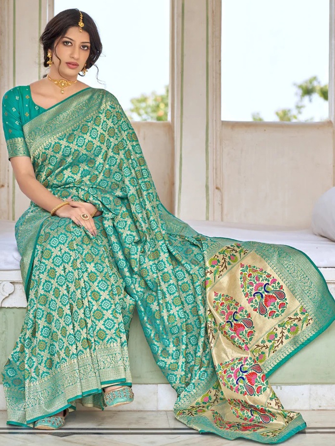 

CANIZZARO Ethnic Motifs Ethnic Motifs Zari Pure Silk Bandhani Saree, Turquoise blue