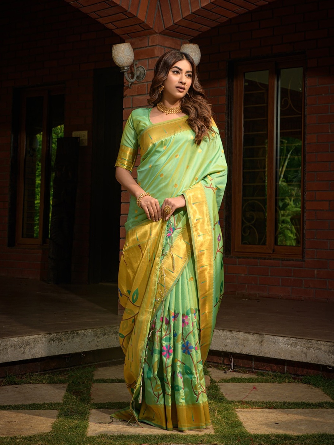 

CANIZZARO Ethnic Motifs Woven Design Zari Pure Silk Paithani Saree, Green