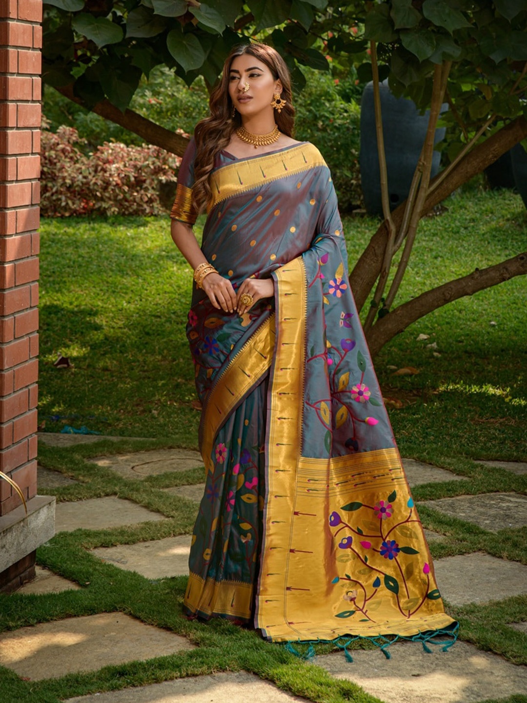 

CANIZZARO Woven Design Ethnic Motifs Zari Pure Silk Paithani Saree, Teal