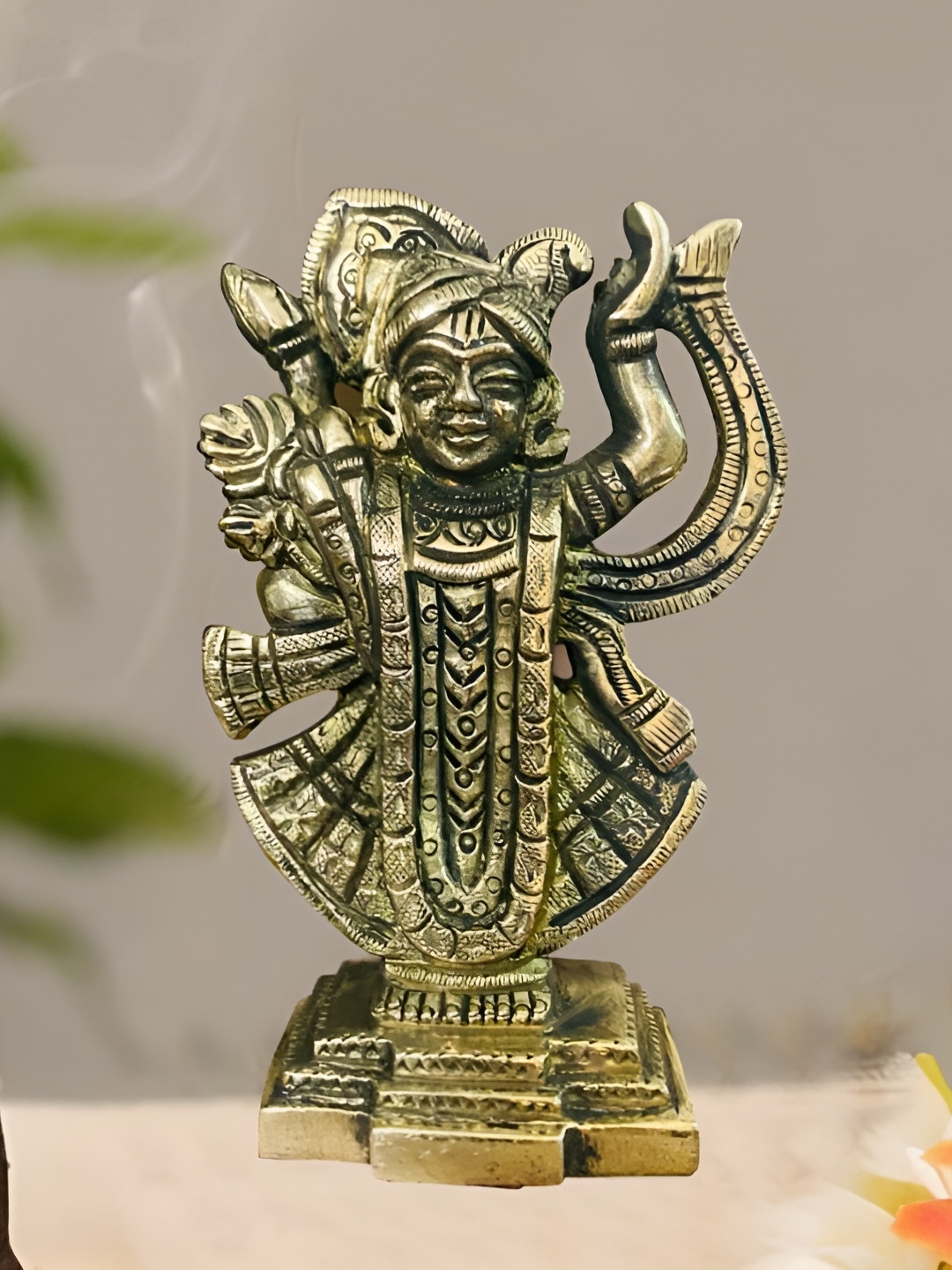 

krishnagallery1 Gold Toned Religious Idol Showpiece