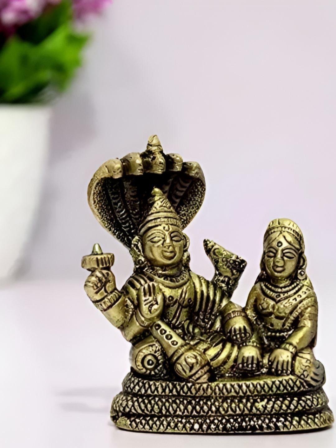 

krishnagallery1 Gold Toned Religious Idol Showpiece