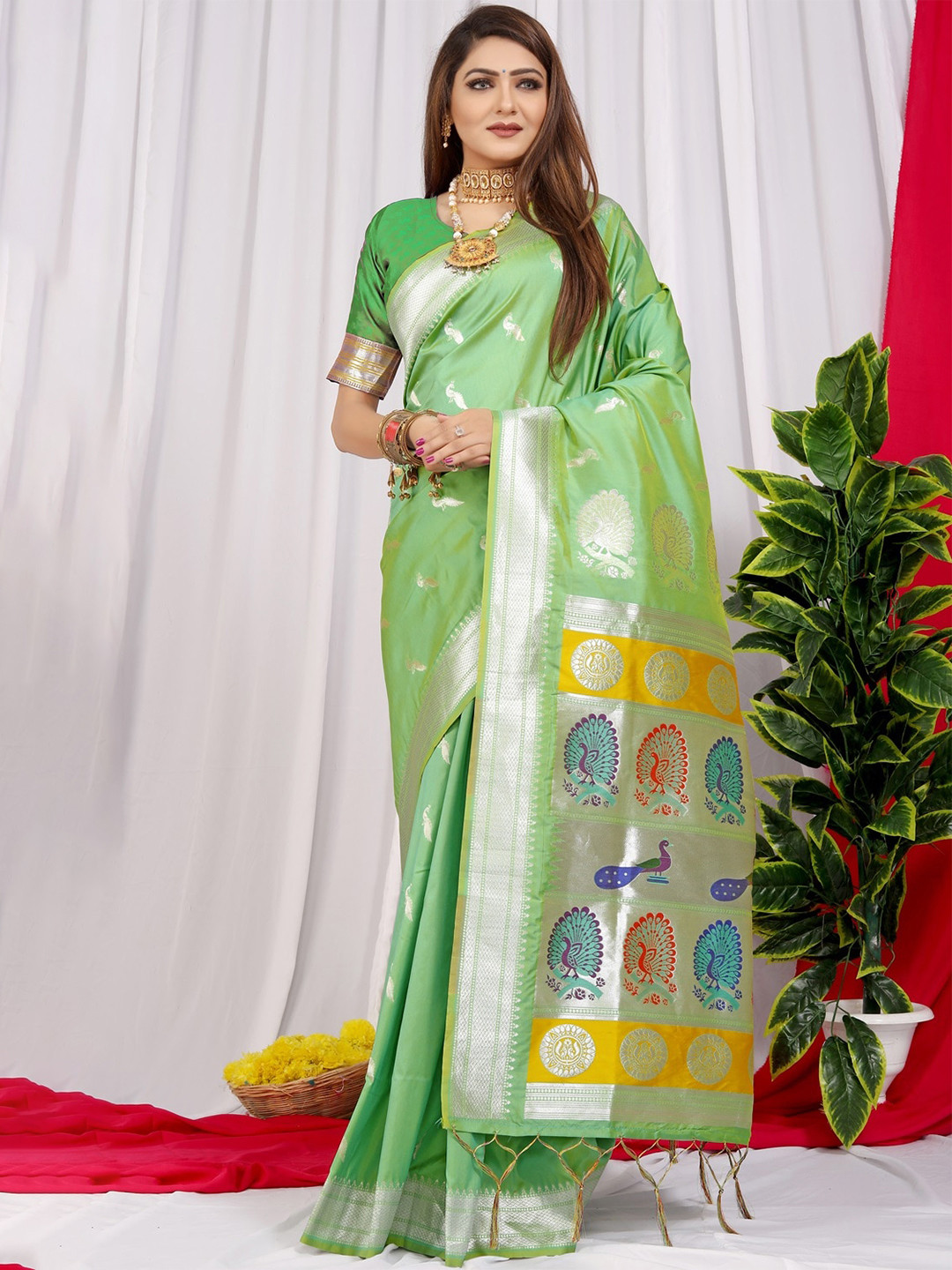

CANIZZARO Ethnic Motifs Woven Design Zari Pure Silk Paithani Saree, Green