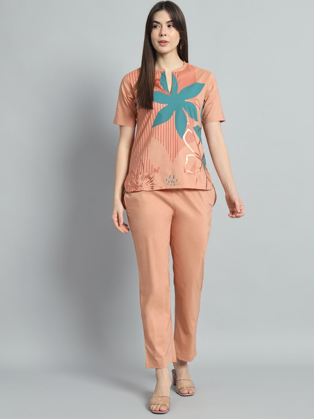 

NEWD Printed Mandarin Collar Top With Trousers, Peach