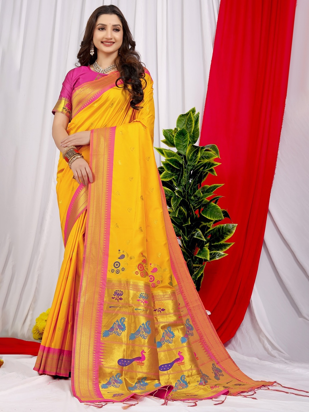 

CANIZZARO Ethnic Motifs Zari Pure Silk Paithani Saree, Yellow