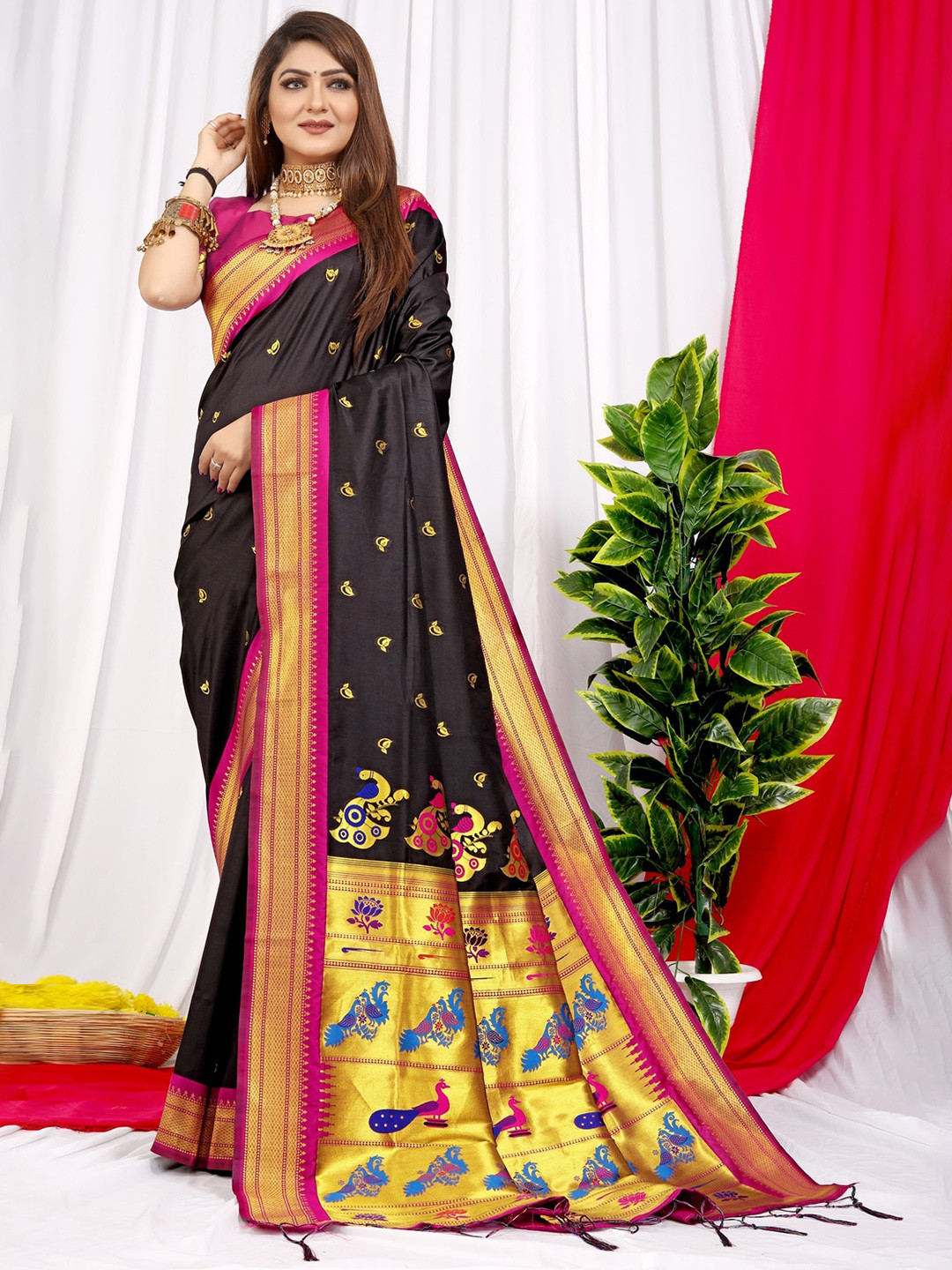 

CANIZZARO Ethnic Motifs Zari Pure Silk Paithani Saree, Black