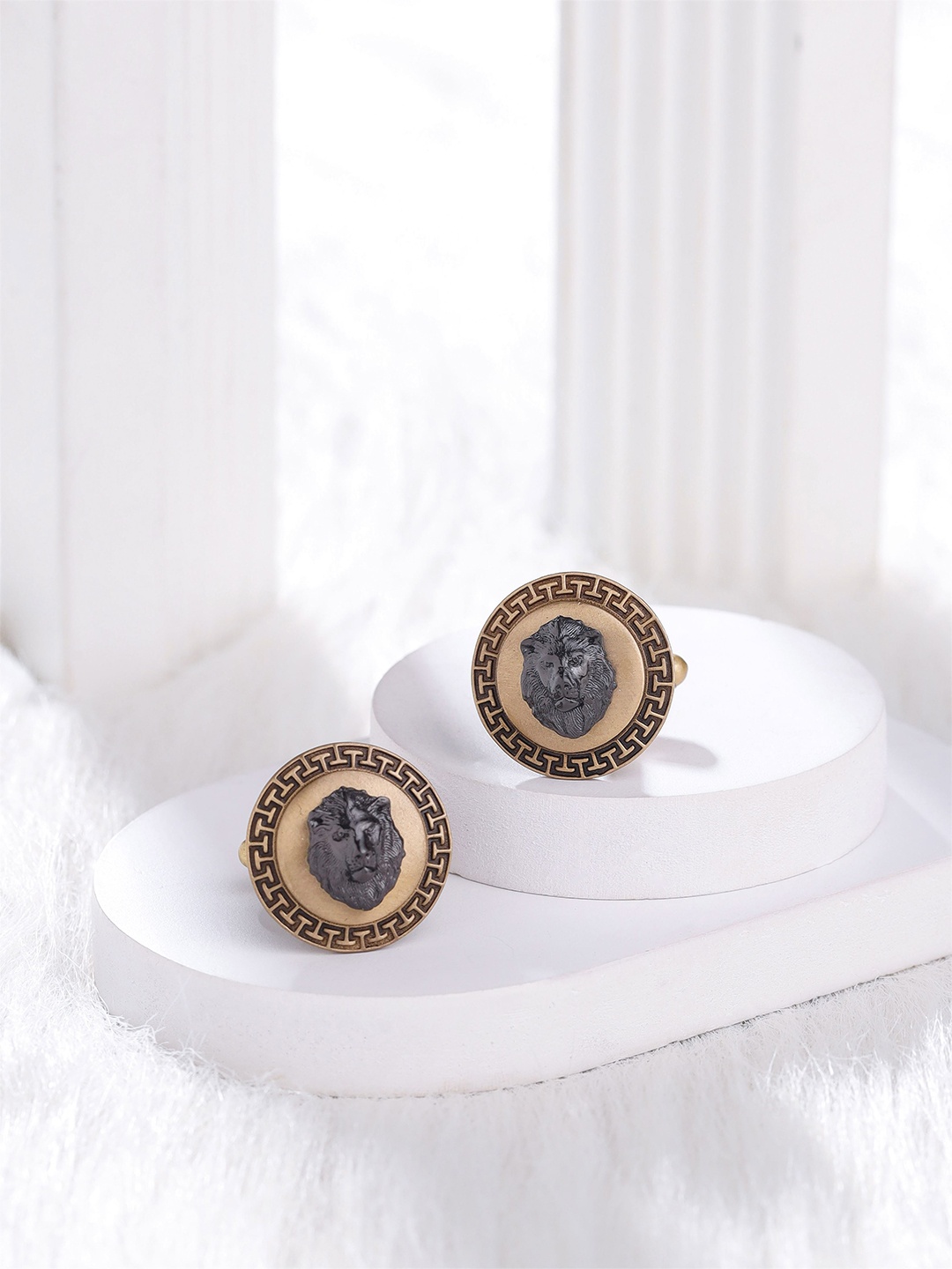 

COSA NOSTRAA Textured Lion's Mane Cufflinks, Metallic