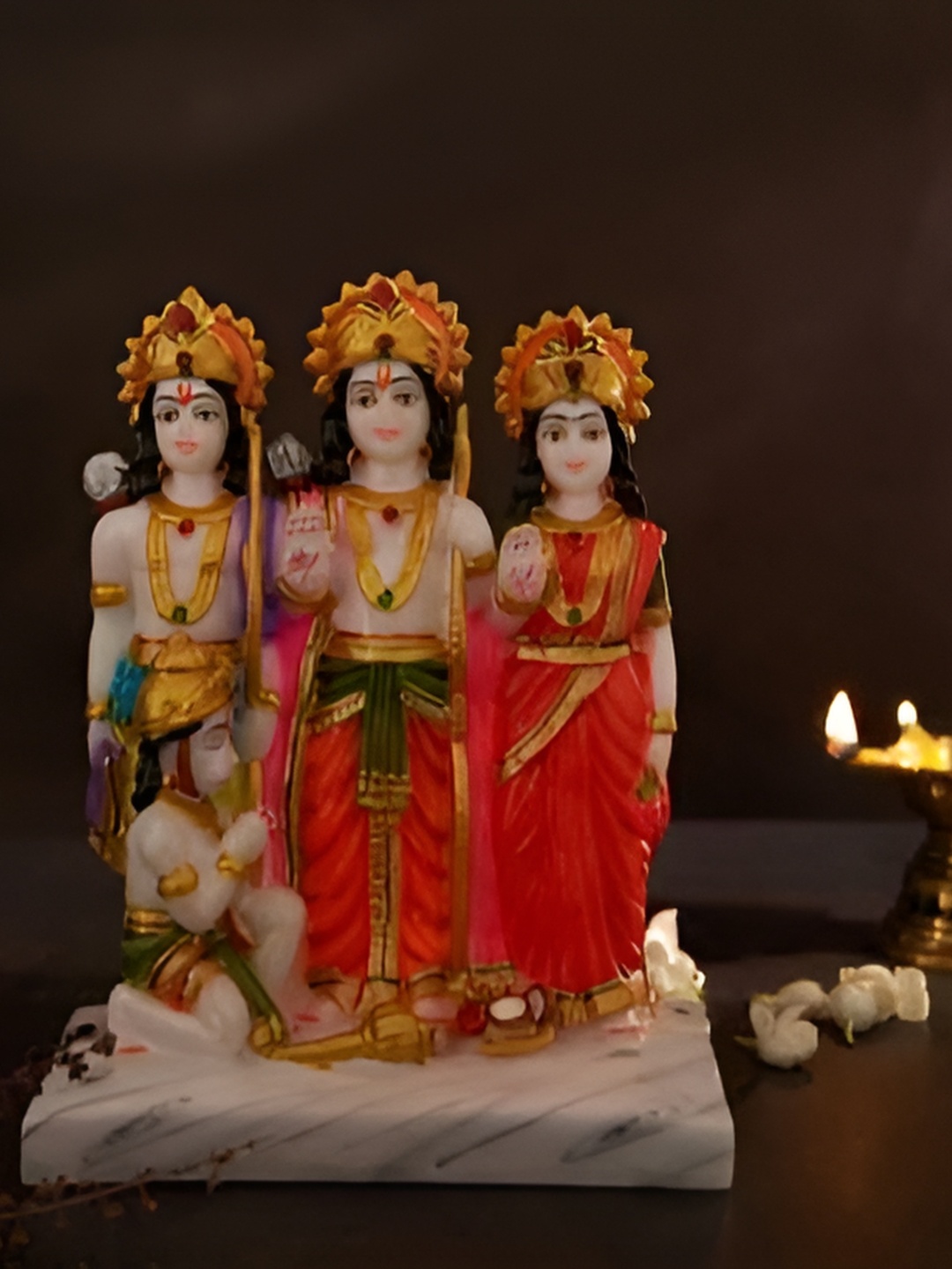 

krishnagallery1 White & Red Religious Marble Showpiece