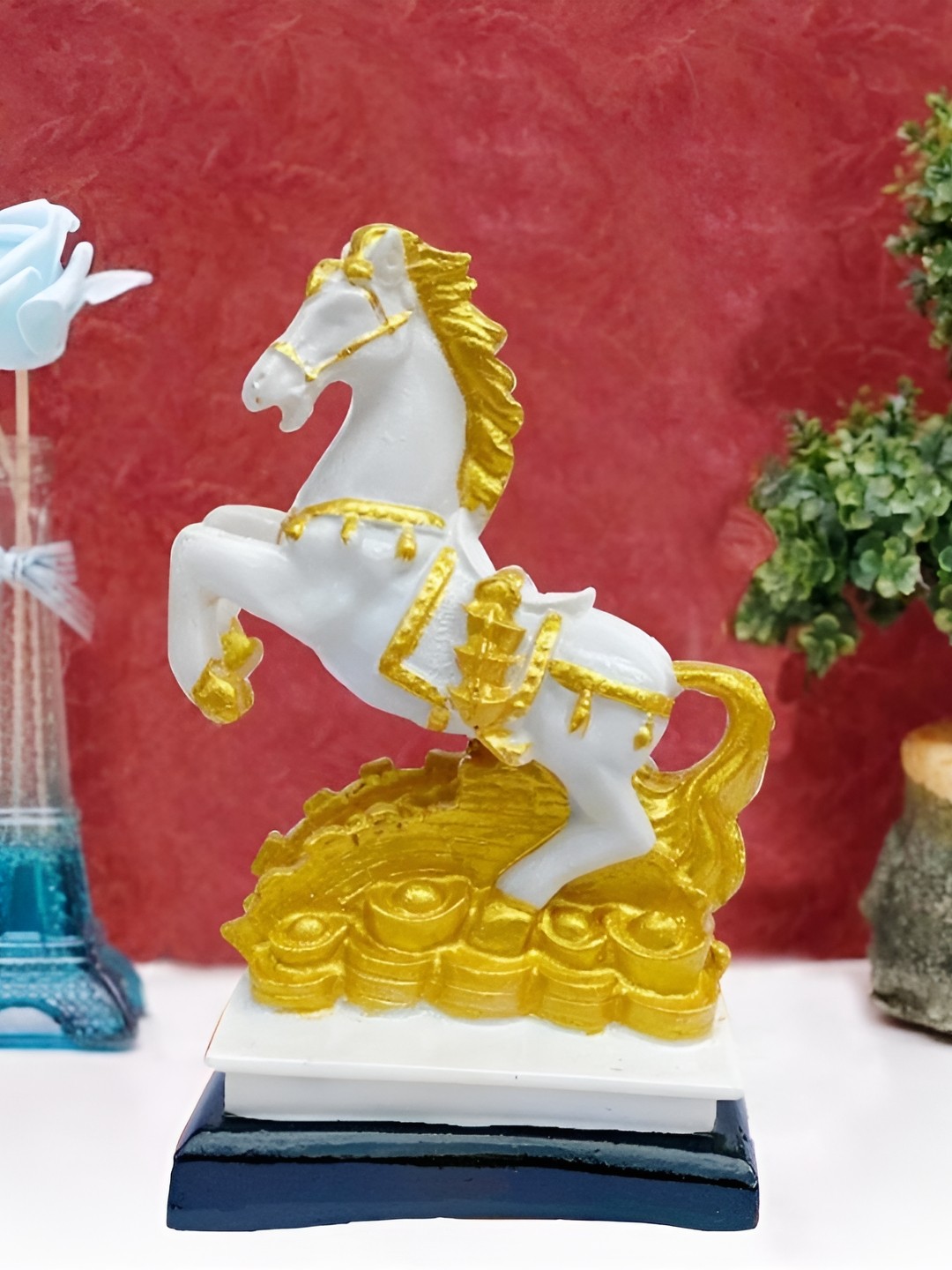 

krishnagallery1 White & Gold Toned Horse Showpiece