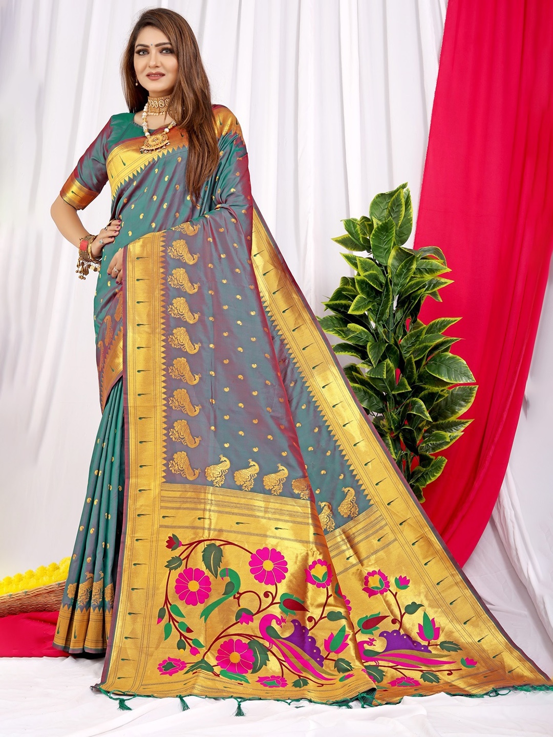 

CANIZZARO Ethnic Woven Design Zari Pure Silk Paithani Saree, Grey