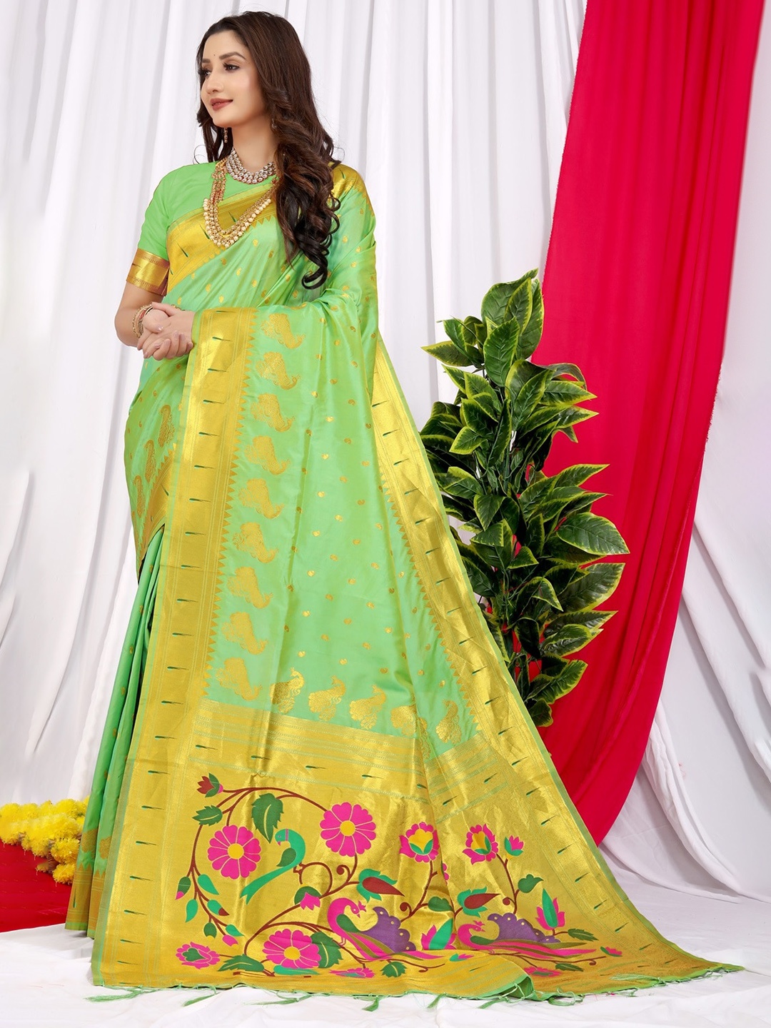 

CANIZZARO Ethnic Woven Design Zari Pure Silk Paithani Saree, Green
