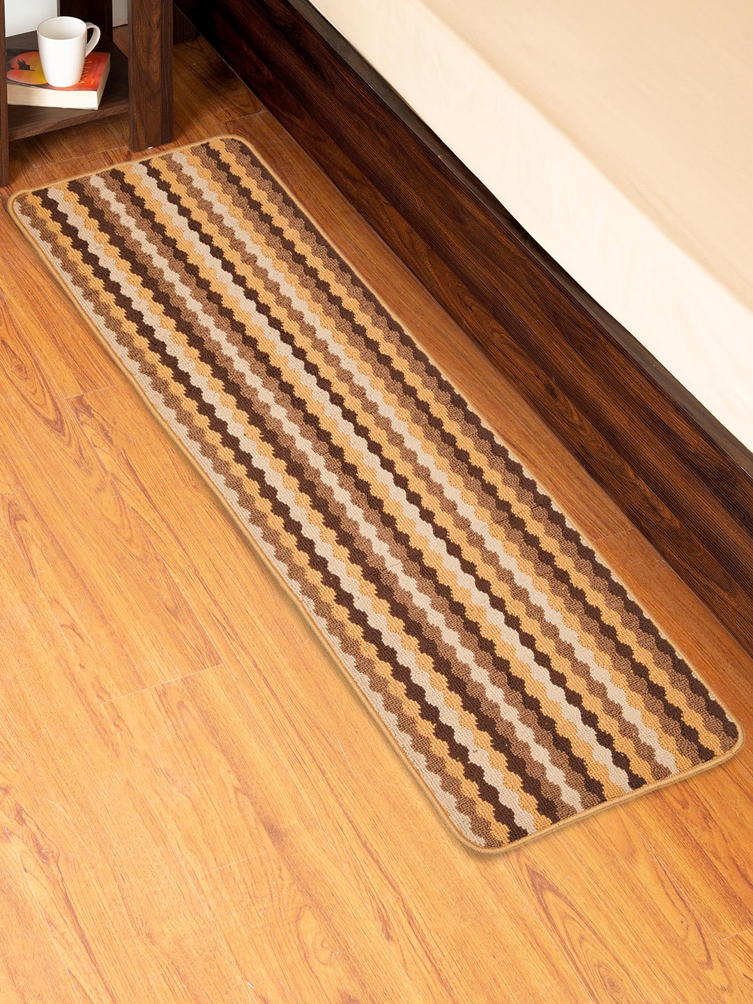 

Home Centre Brown & Black Geometric Printed Carpet