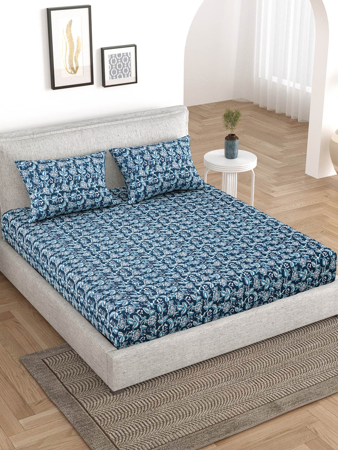 

BELLA CASA Blue & White Floral Cotton 200 TC King Bedsheet With 2 Pillow Covers