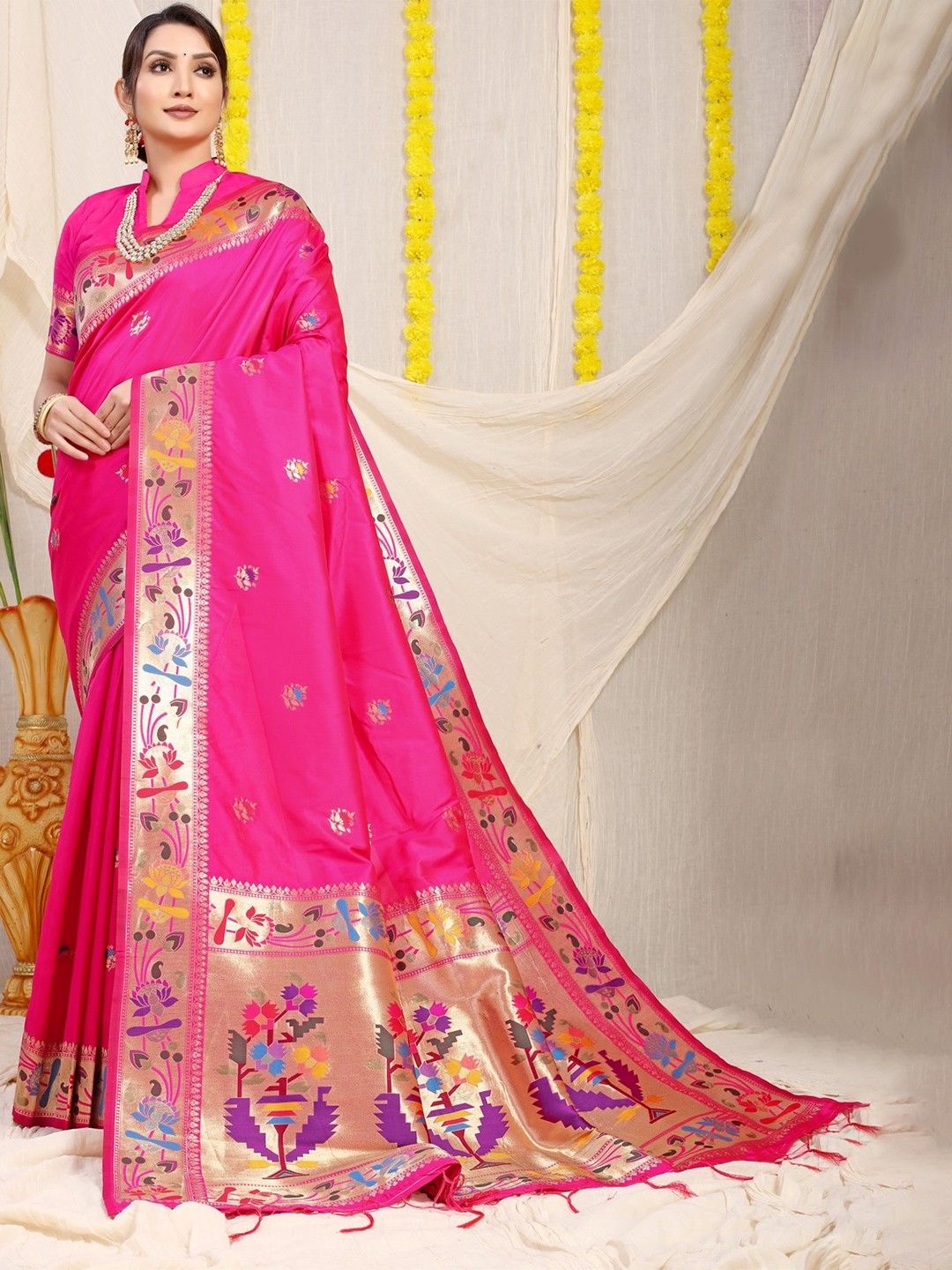 

CANIZZARO Ethnic Motifs Woven Design Zari Pure Silk Paithani Saree, Pink