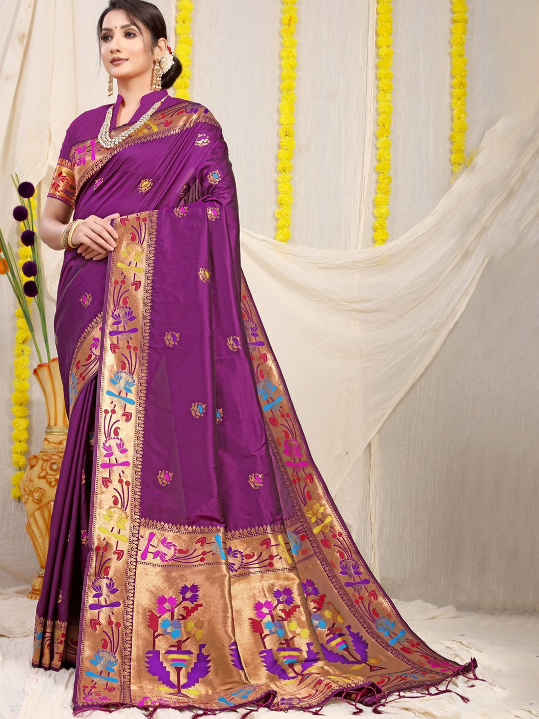 

CANIZZARO Floral Woven Design Zari Pure Silk Paithani Saree, Magenta