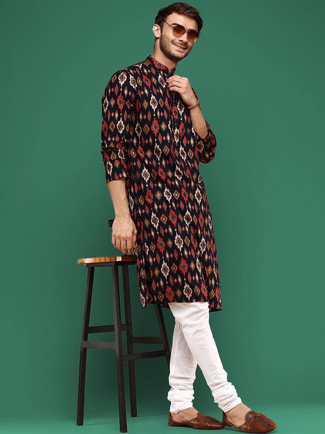 

Sangria Navy Blue Ethnic Motifs Printed Cotton Kurta