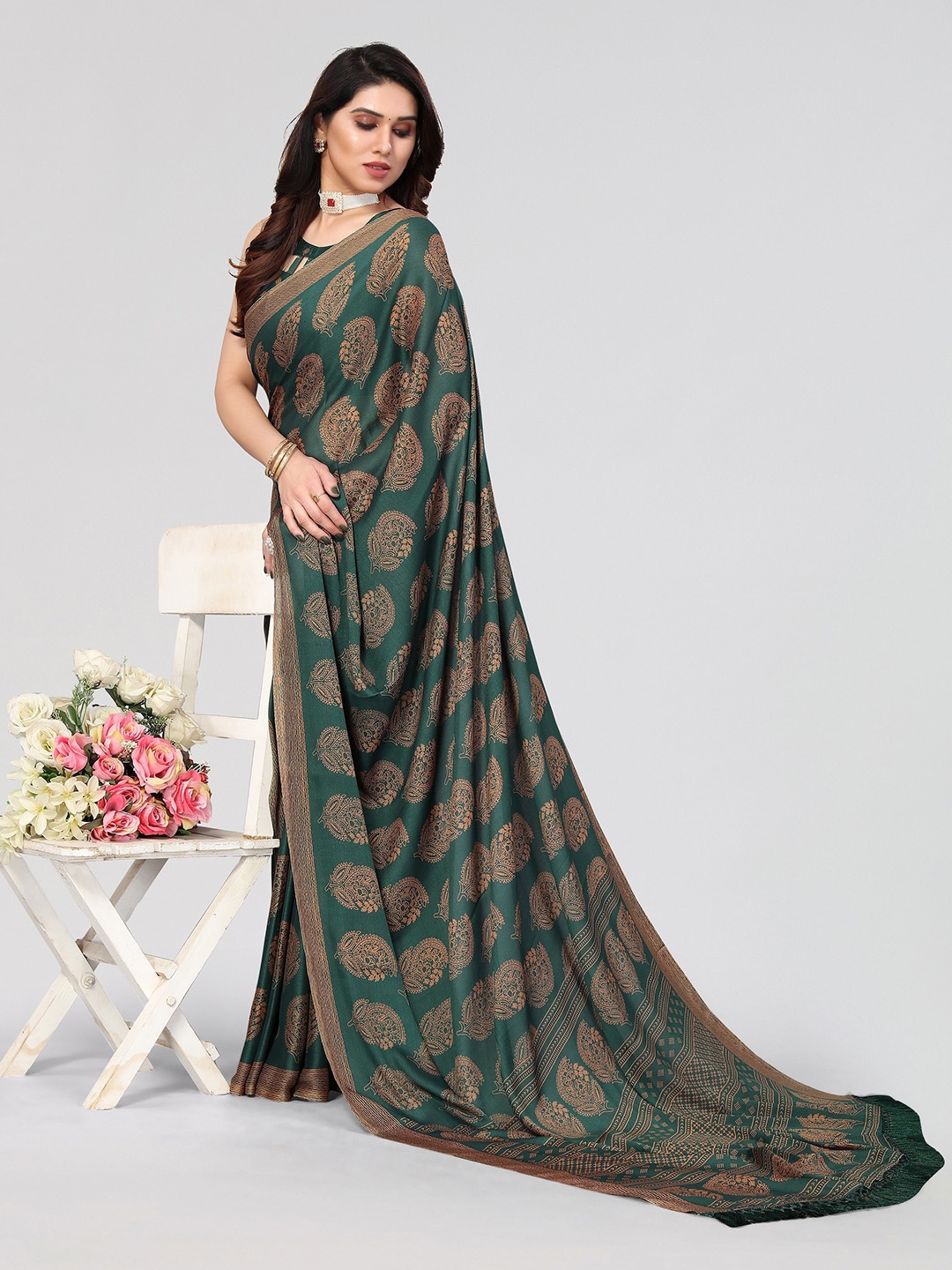 

BHARODIYA ENTERPRISES Ethnic Motifs Pure Chiffon Saree, Green