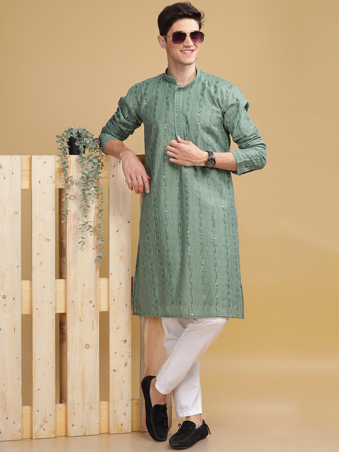 

Anouk Green Ethnic Embroidered Mandarin Collar Sequinned Lucknowi Cotton Straight Kurta