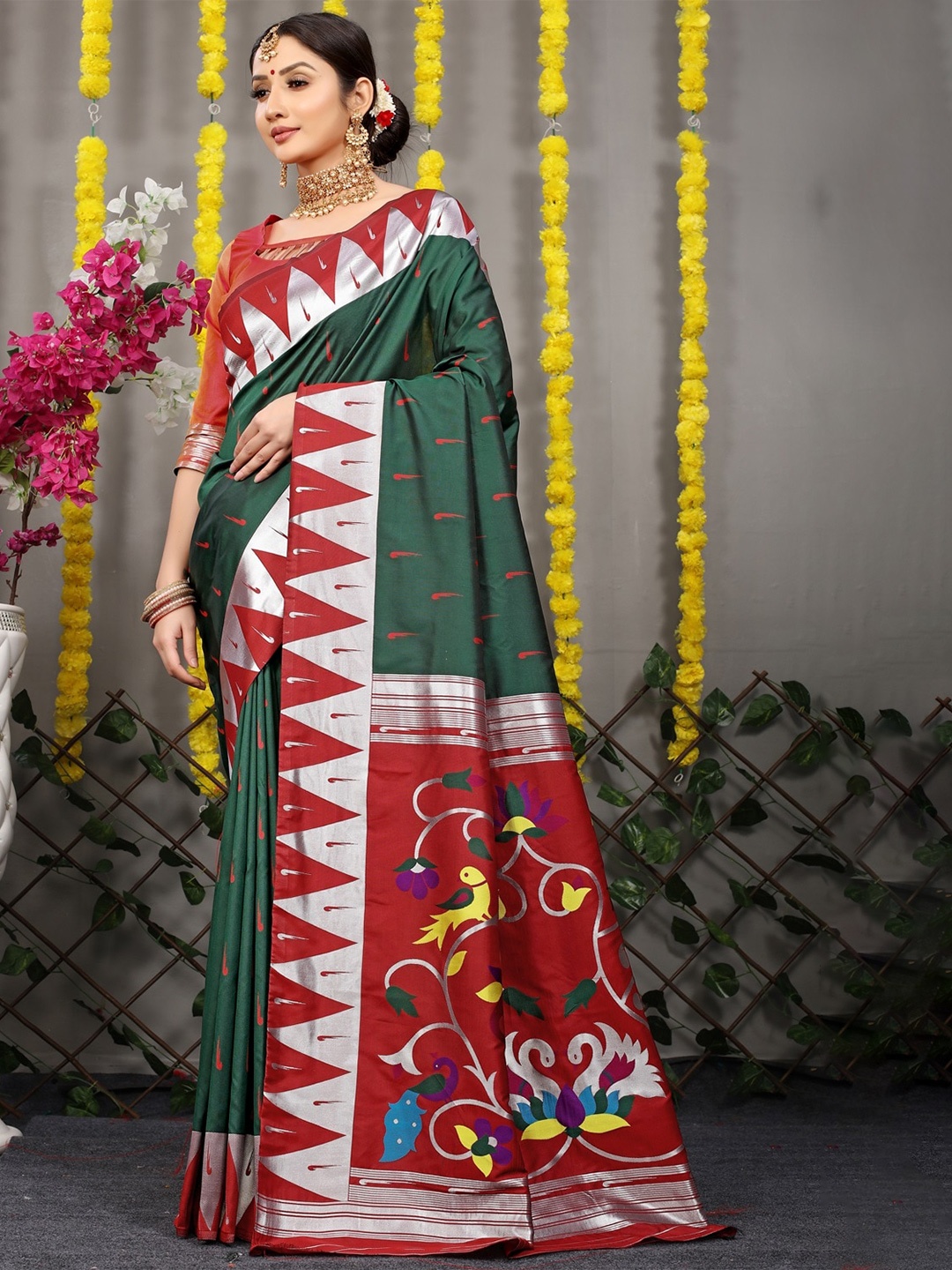 

CANIZZARO Ethnic Woven Design Zari Pure Silk Paithani Saree, Green