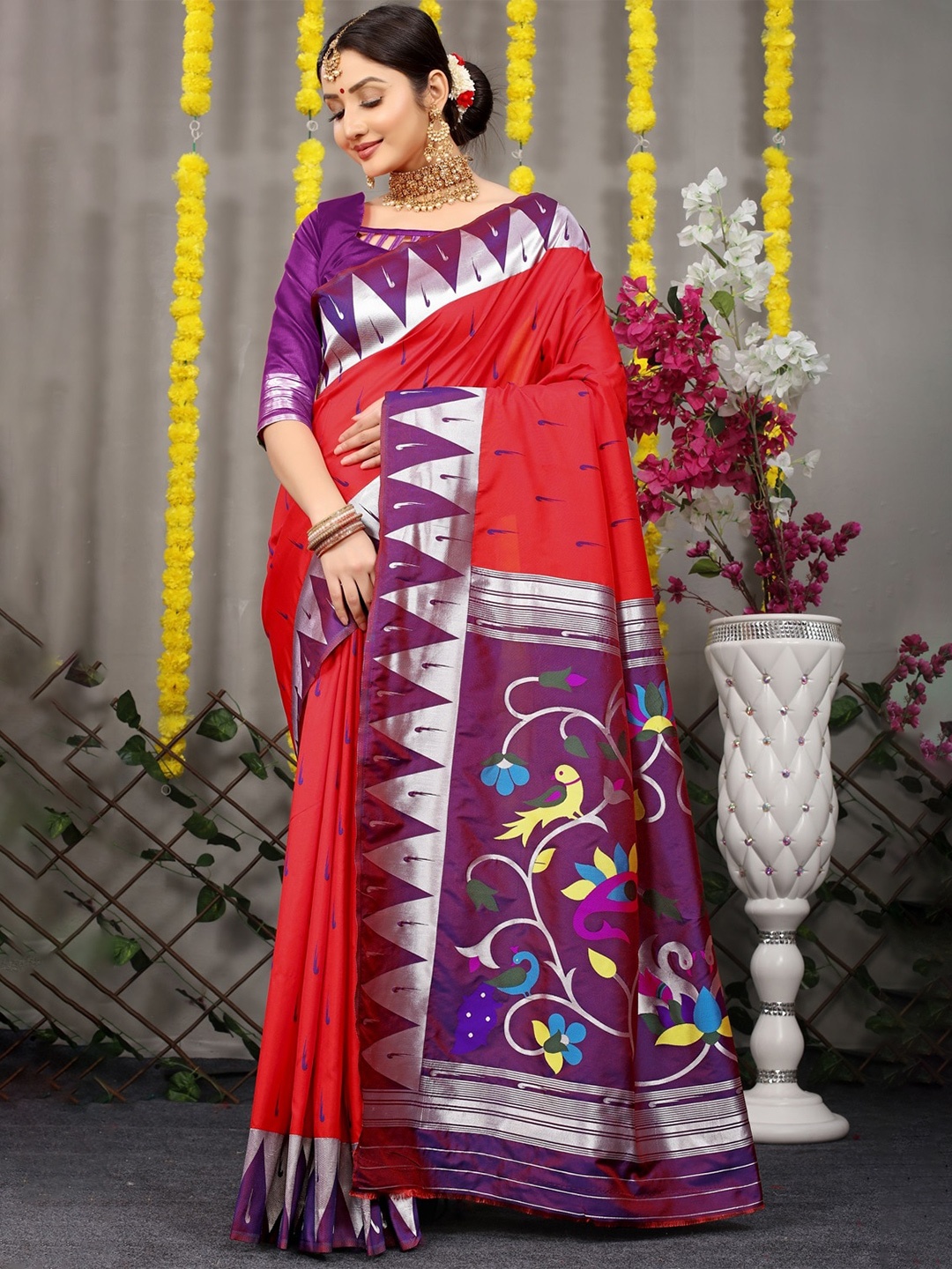 

CANIZZARO Woven Design Floral Print Zari Pure Silk Paithani Saree, Red