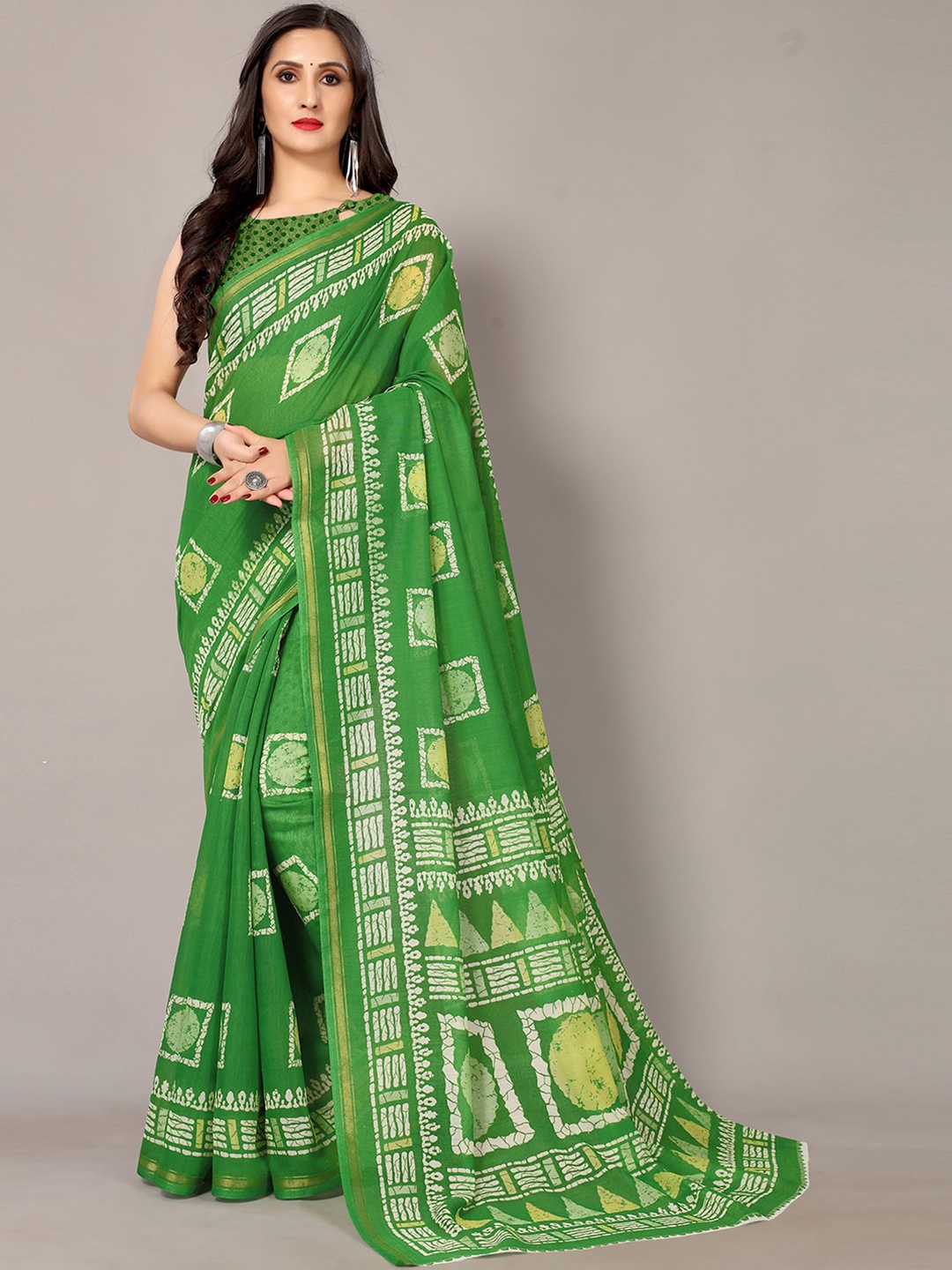 

KALINI Geometric Printed Zari Saree, Green