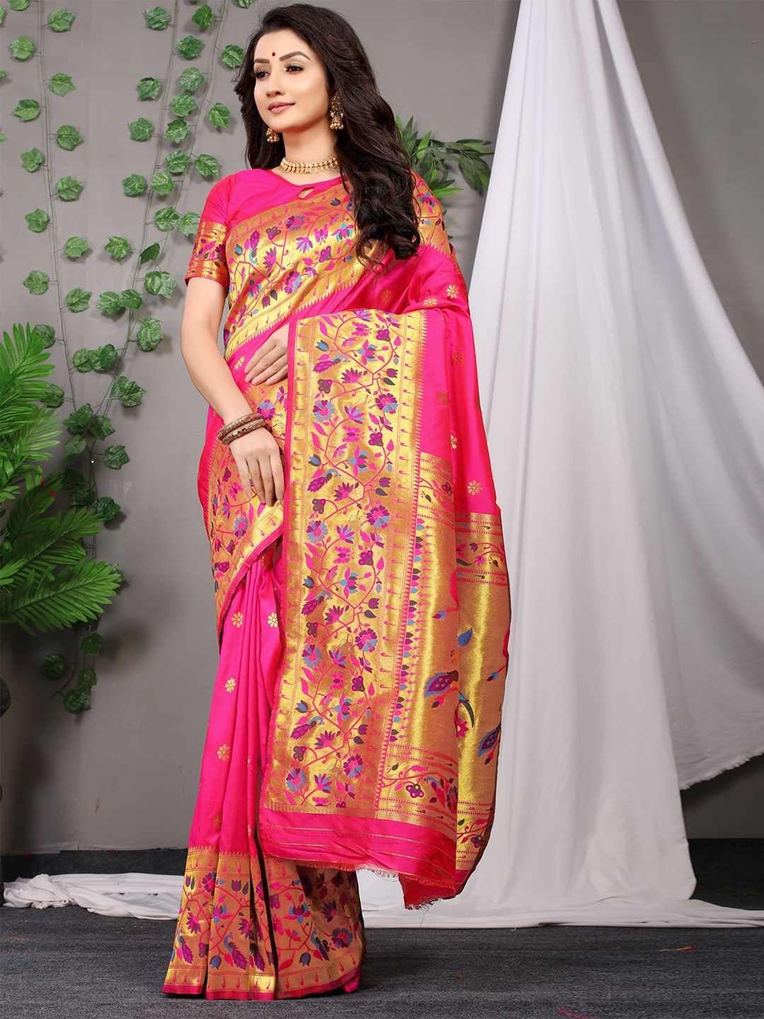 

CANIZZARO Floral Woven Design Pure Silk Paithani Zari Saree, Pink