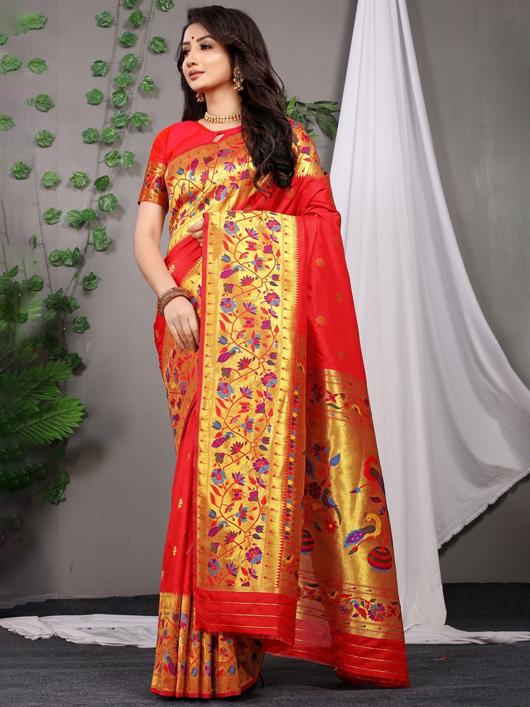 

CANIZZARO Ethnic Motif Woven Design Pure Silk Paithani Zari Saree, Red