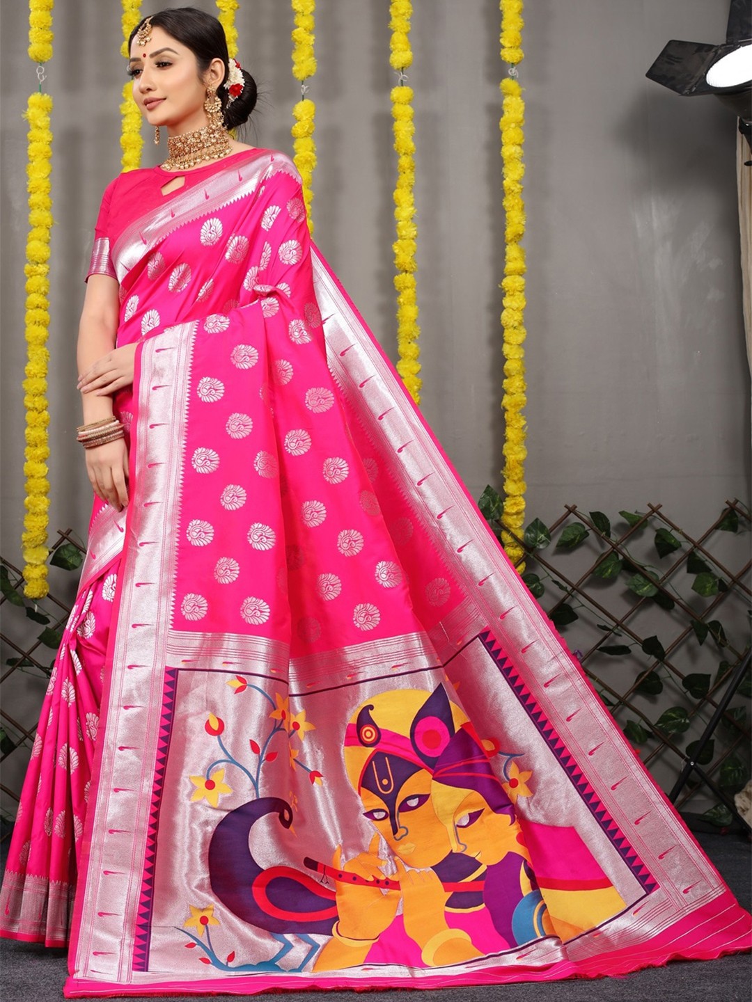

CANIZZARO Woven Design Ethnic Motifs Zari Pure Silk Paithani Saree, Pink