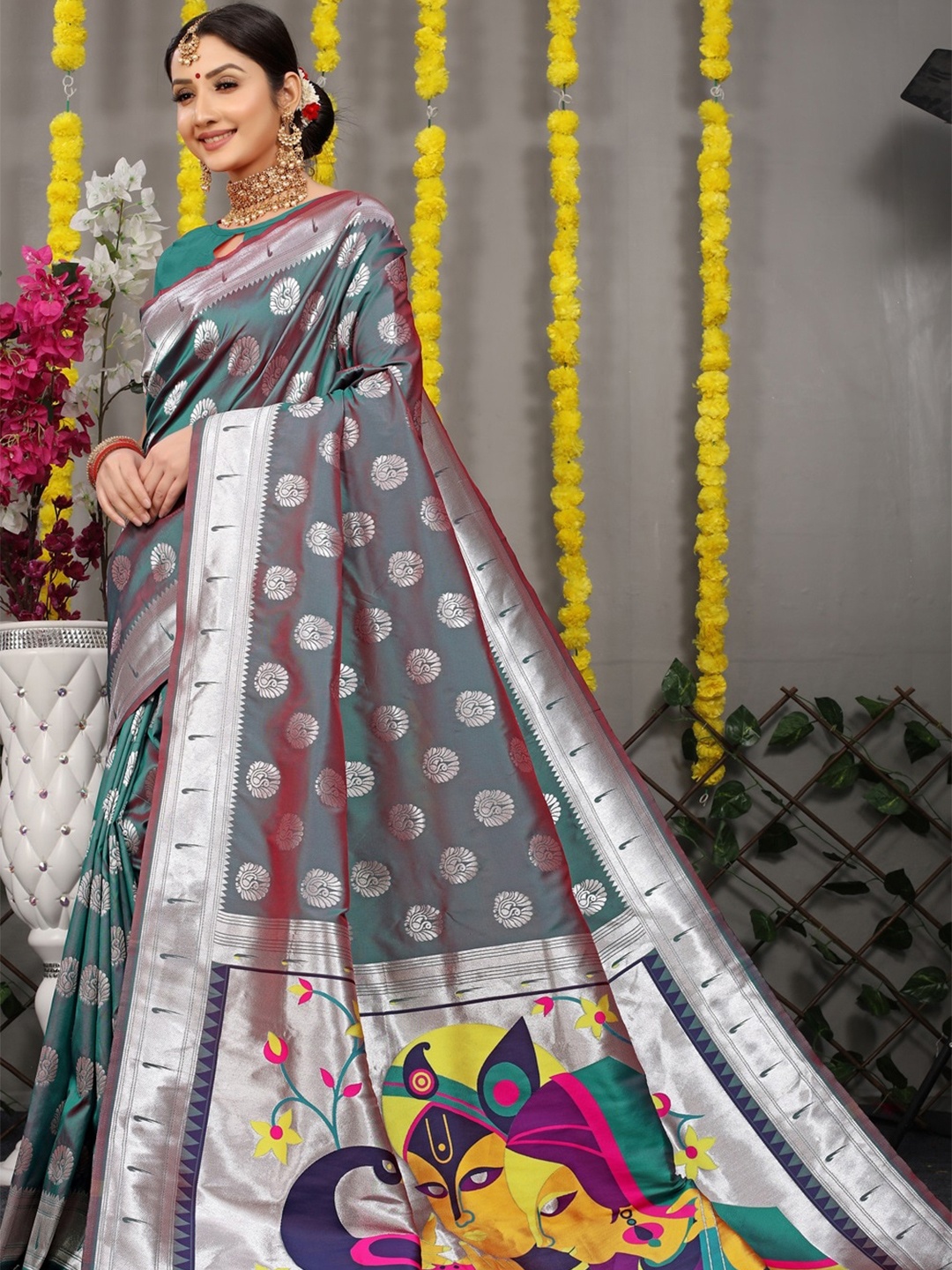 

CANIZZARO Woven Design Ethnic Motifs Zari Pure Silk Paithani Saree, Grey