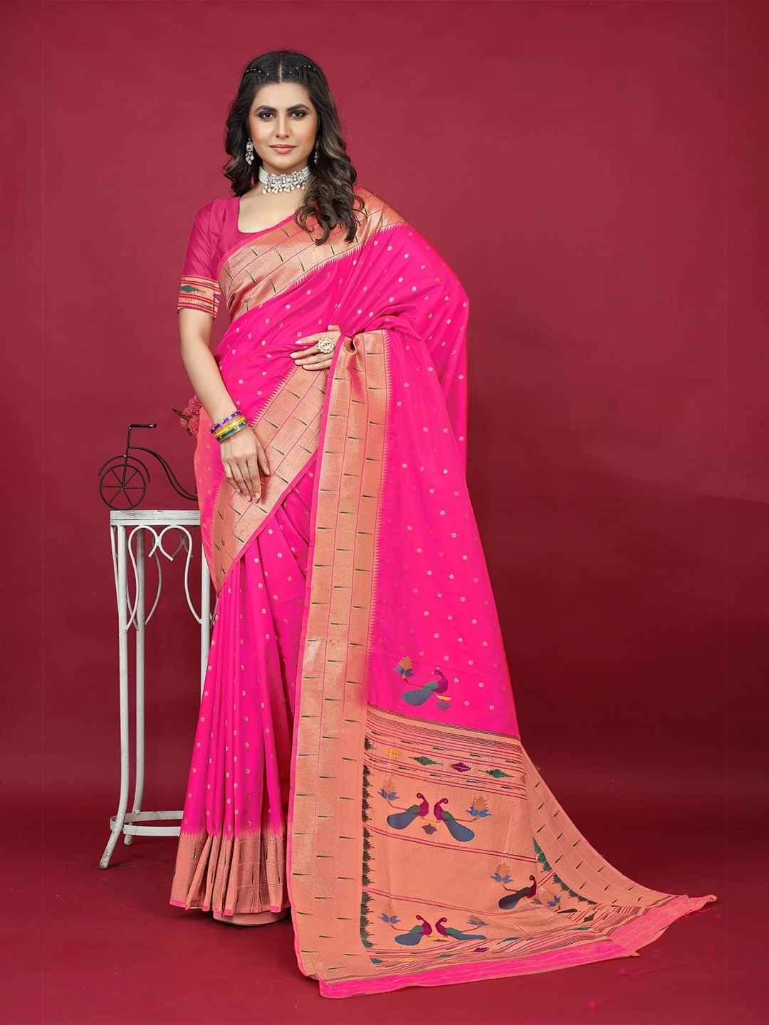 

CANIZZARO Floral Woven Design Zari Pure Silk Paithani Saree, Pink