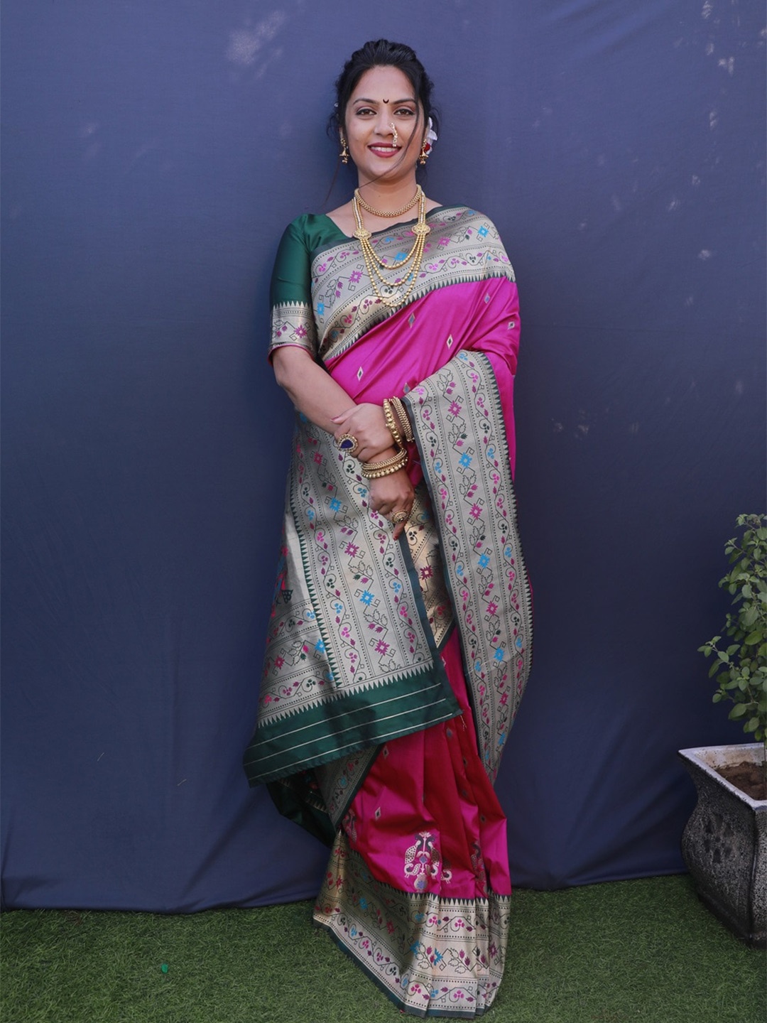 

CANIZZARO Ethnic Motifs Woven Design Zari Pure Silk Paithani Saree, Pink