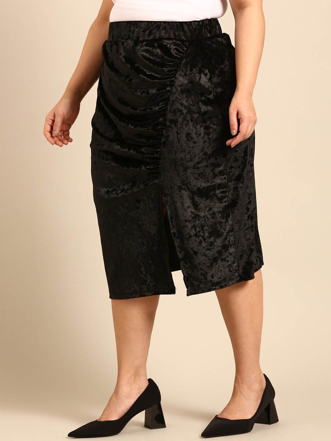 

The Pink Moon Plus Size Pencil Velvet Slit Midi Skirt, Black