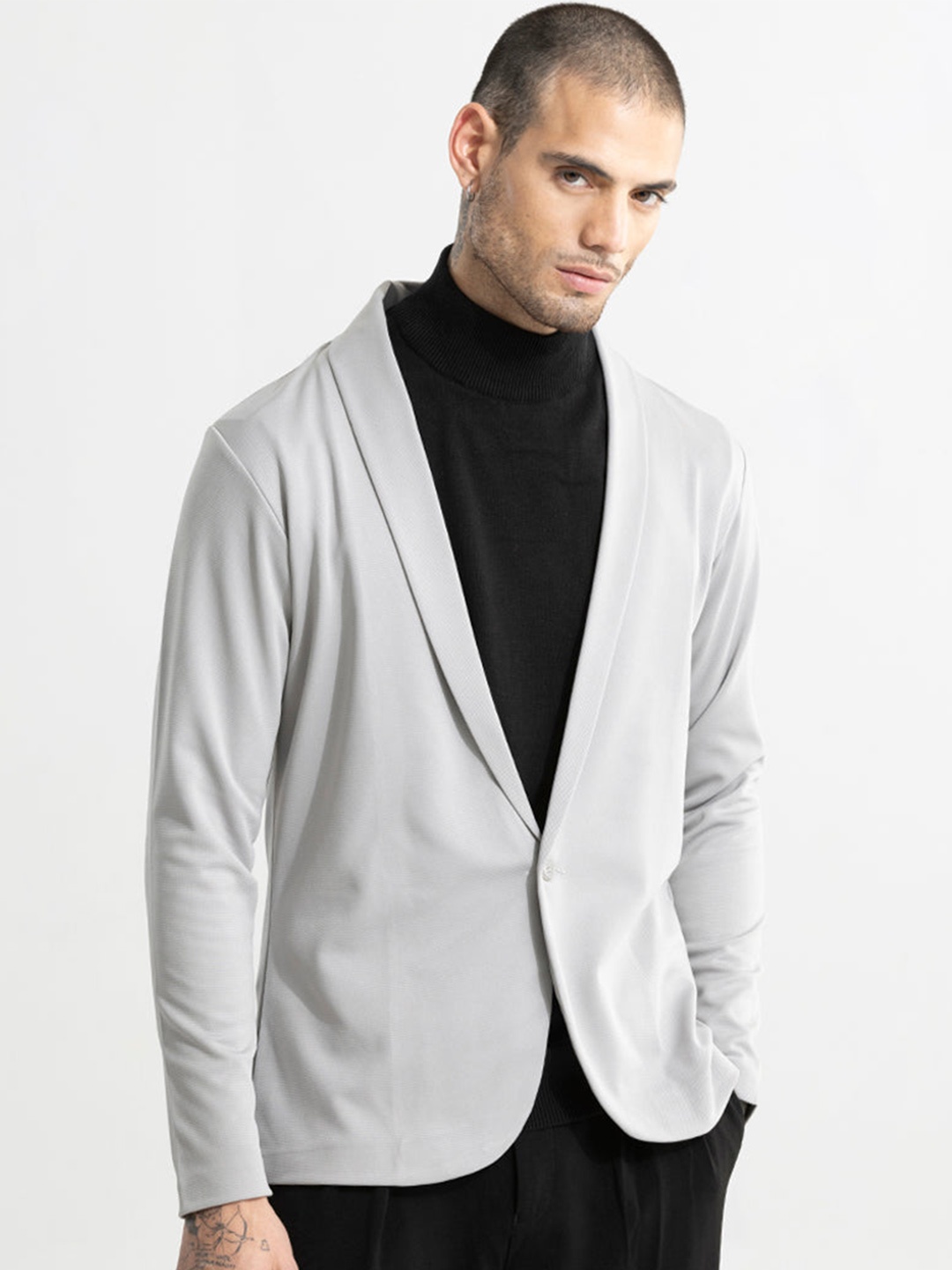 

Snitch Grey Single-Breasted Shawl-Collar Long Sleeves Cotton Blazer