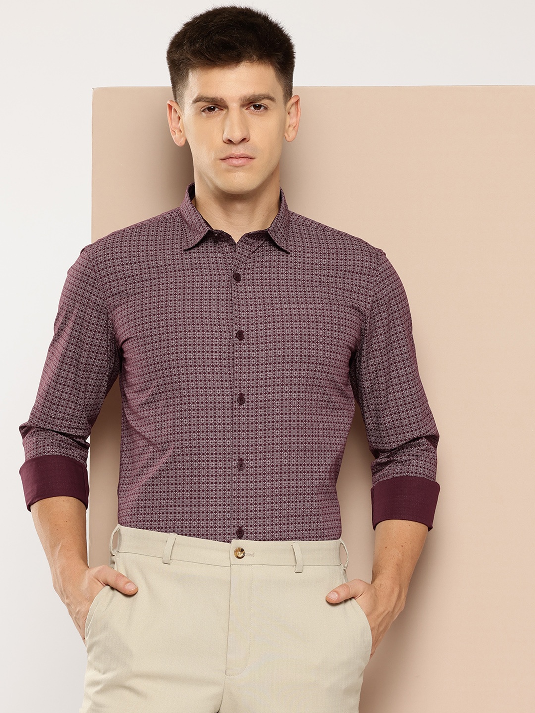 

INVICTUS Men Slim Fit Printed Pure Cotton Formal Shirt, Maroon