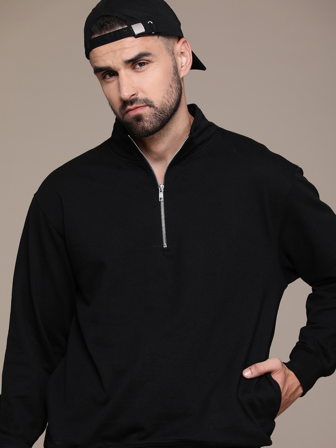 

Roadster Men Solid Half Zipper Sweatshirt, Black