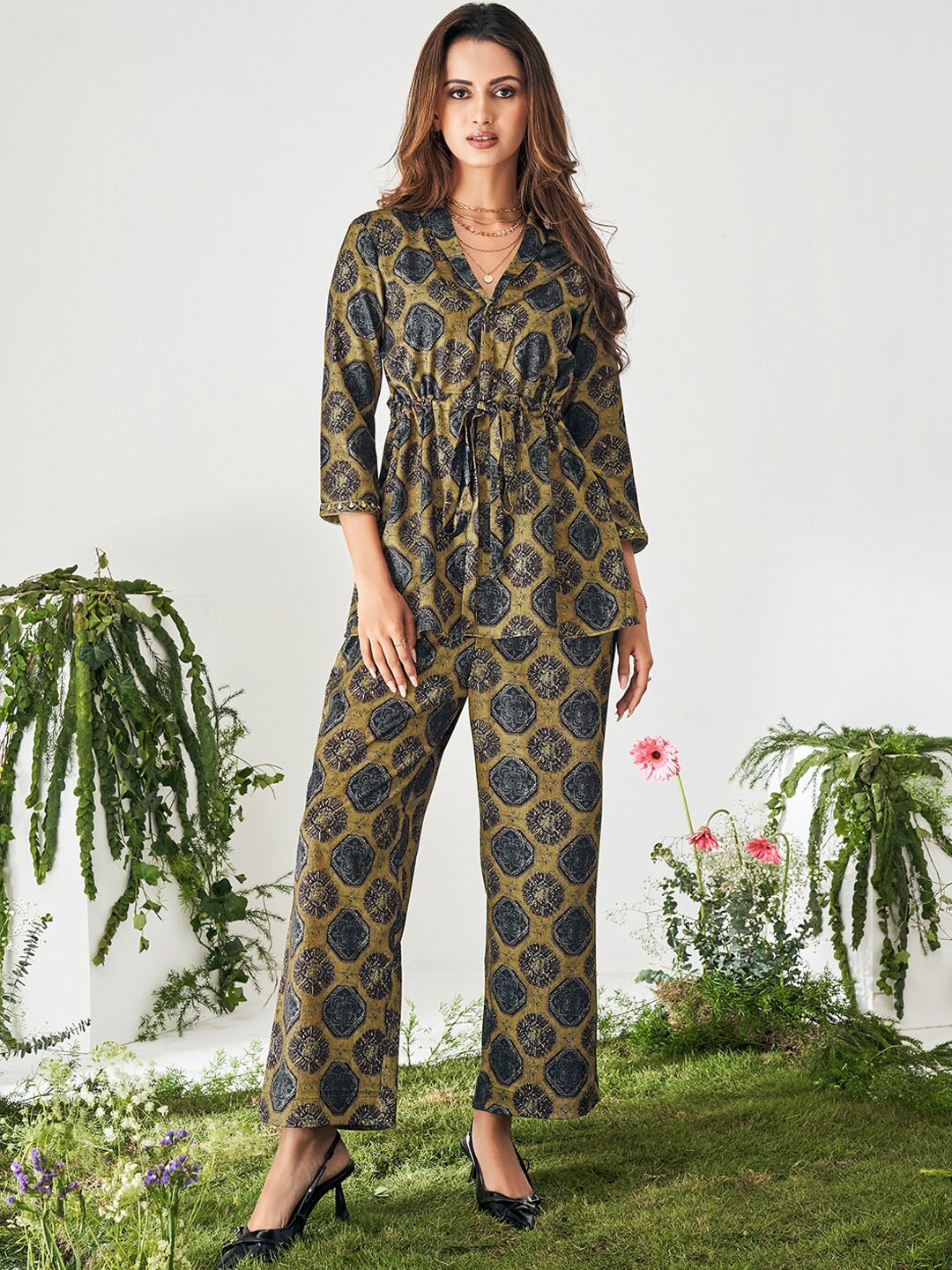 

DRESOUL Ethnic Motifs Printed V-Neck Top With Trouser, Khaki