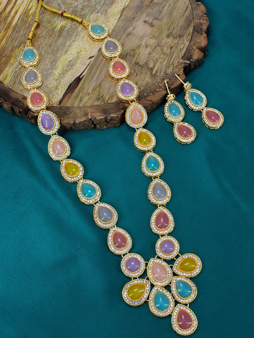 

PRIVIU Gold-Plated Crystals-Studded Jewellery Set