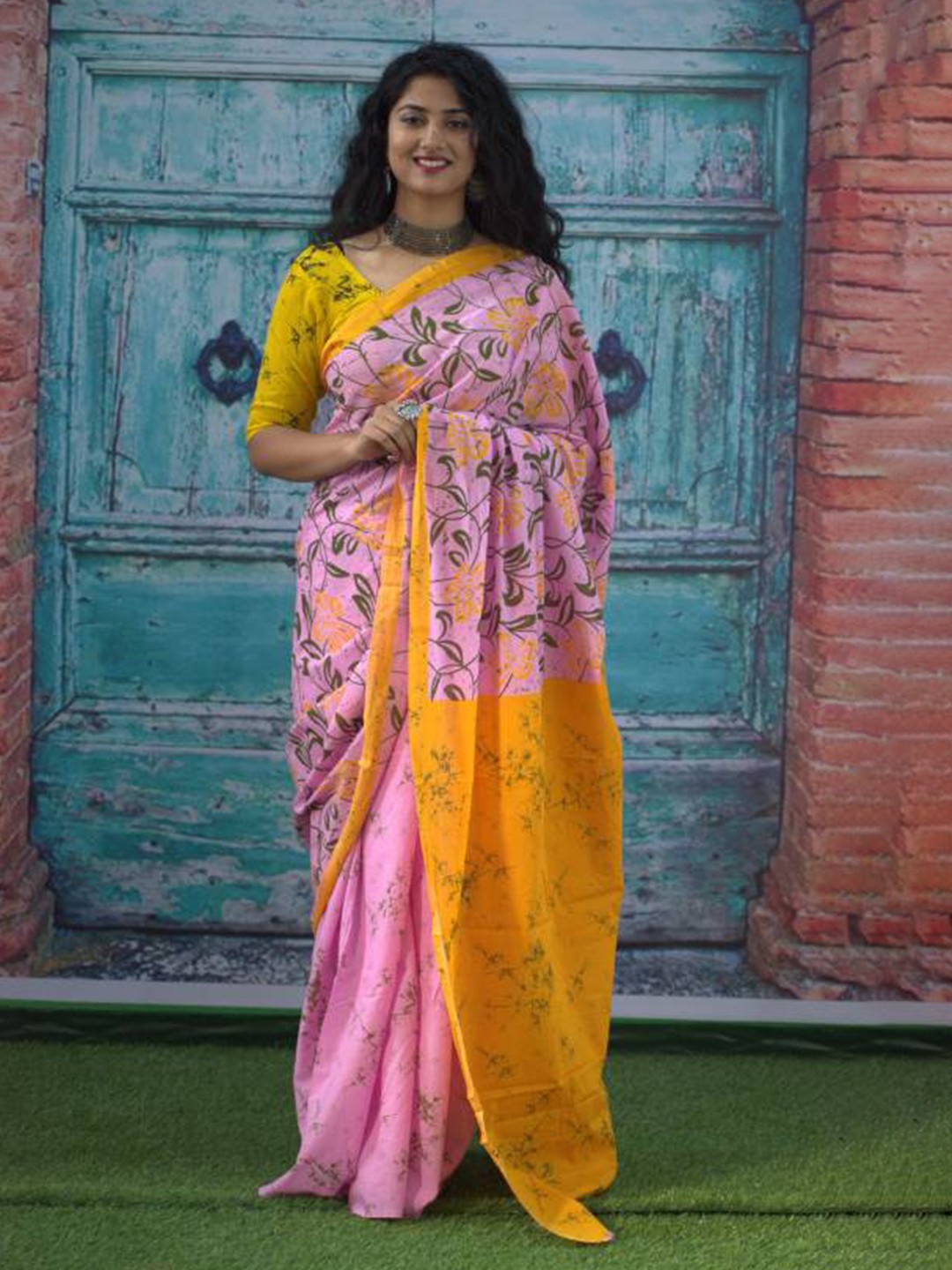 

NIKHILAM Ethnic Motifs Pure Cotton Block Print Saree, Yellow